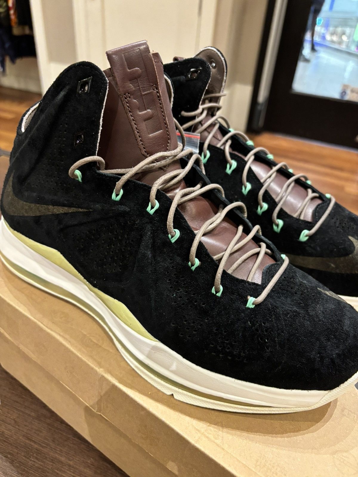 Nike Lebron X EXT ‘Black Suede’ Size US 11 / EU 44 - 4 Thumbnail