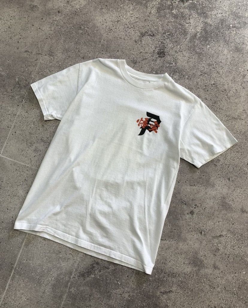 Vintage T-shirt Anime Dragon Ball Super Saiyan Son Goku Size US M / EU 48-50 / 2 - 10 Thumbnail