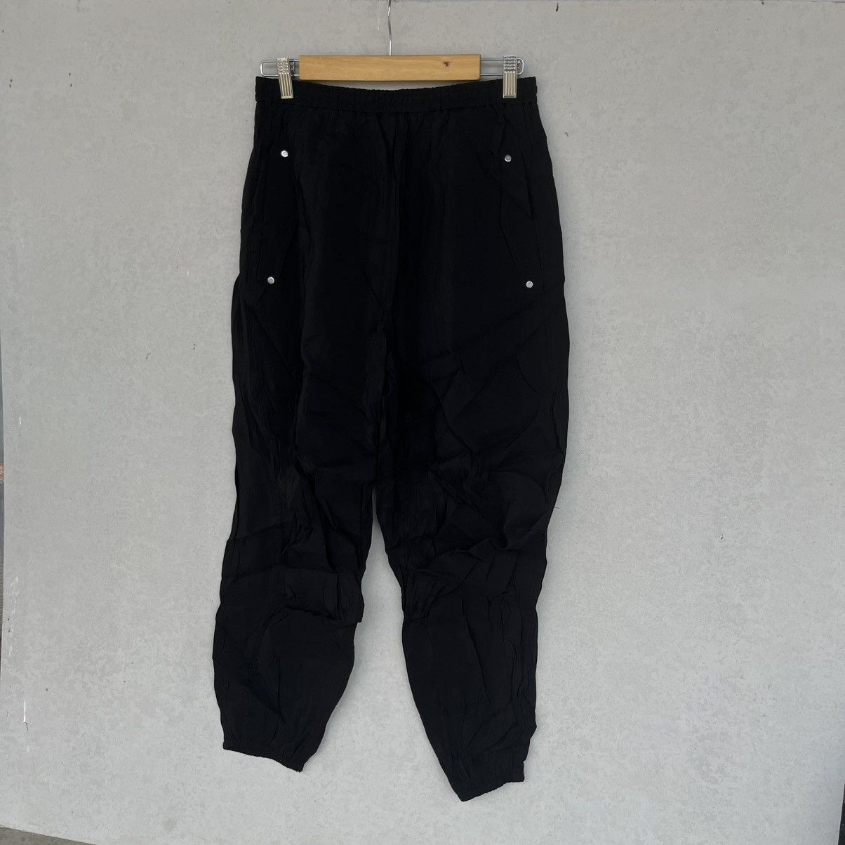 Other Vintage Black Cargo Pants Waist And Cuffs Size S W18 L25 Size US 26 / EU 42 - 2 Thumbnail
