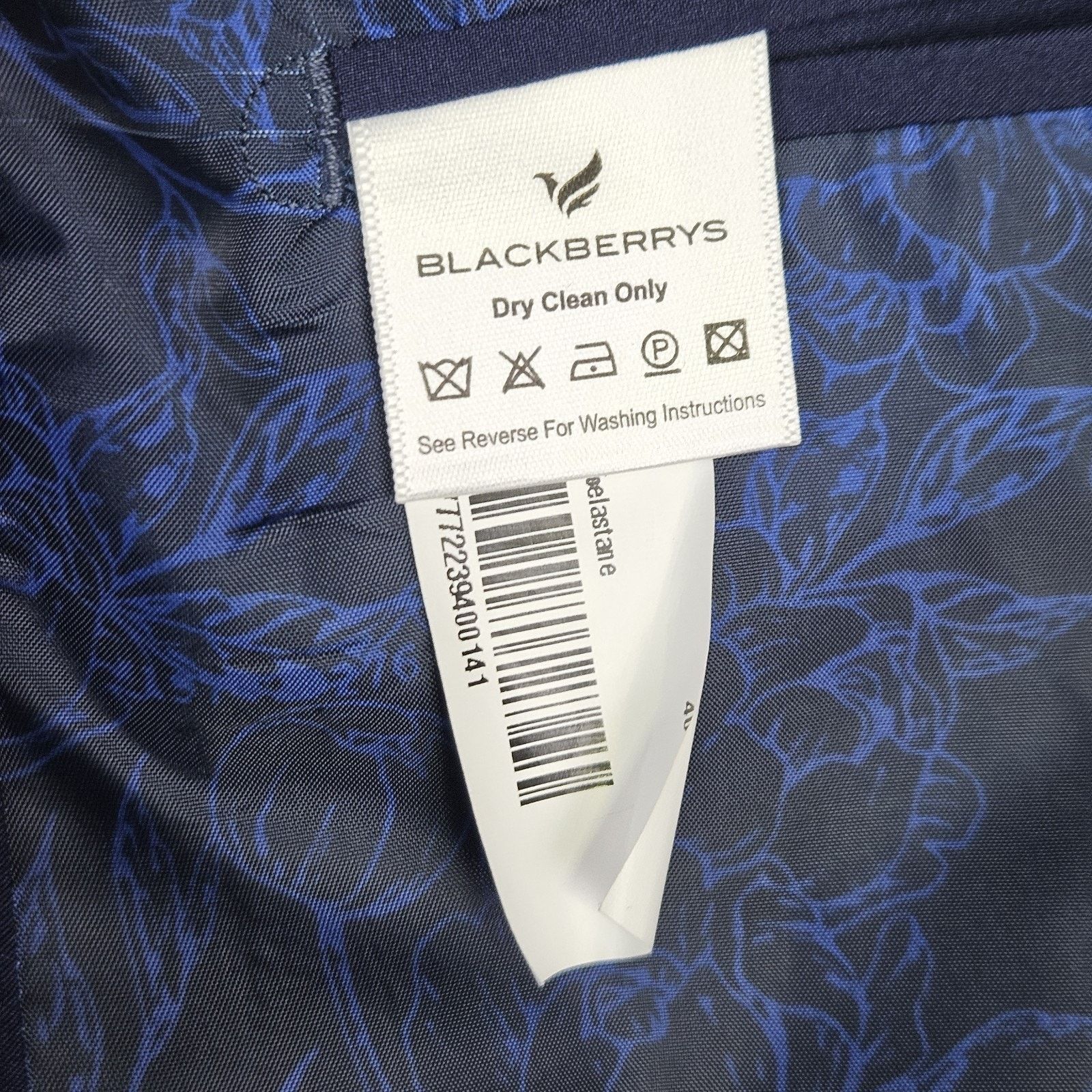 Blackberrys Phoenix Fit Blazer with Lapel Pin