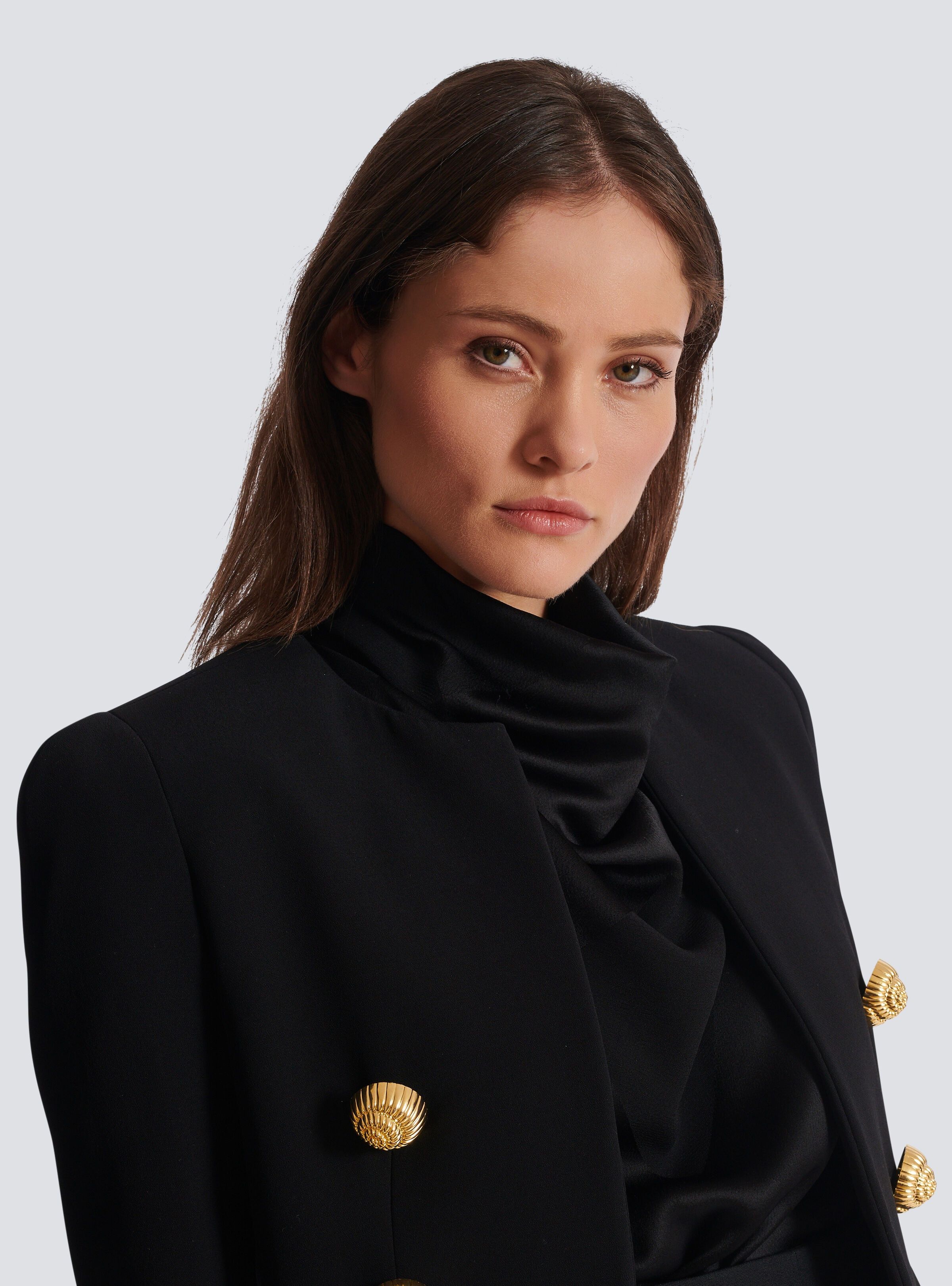 Balmain o1s1wg111025 Buttoned Cropped Crepe Jacket in Black Size L / US 10 / IT 46 - 8 Thumbnail