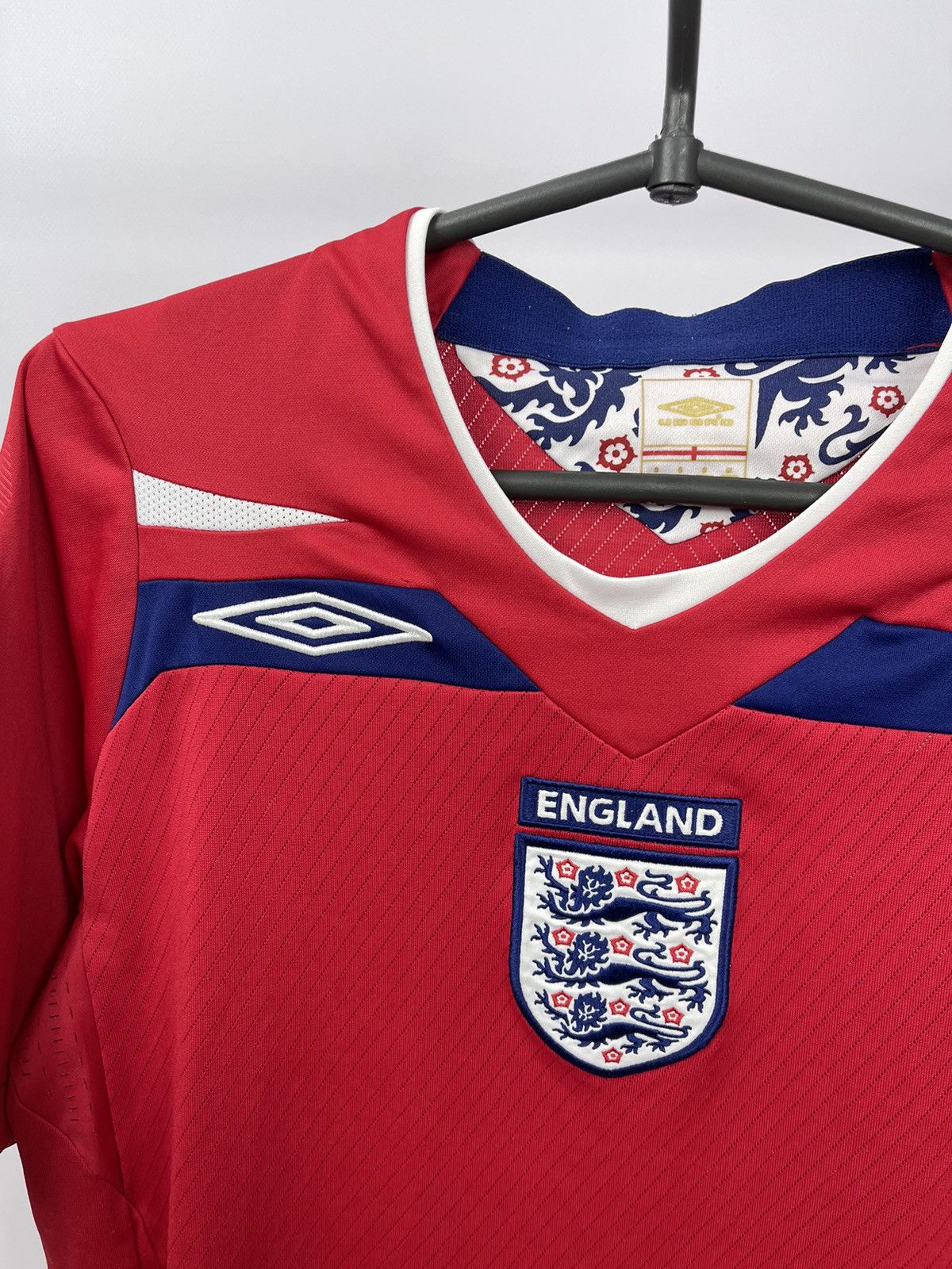 Umbro × Vintage England 2008/10 Away Football Jersey Soccer Shirt UMBRO S Size US S / EU 44-46 / 1 - 3 Thumbnail