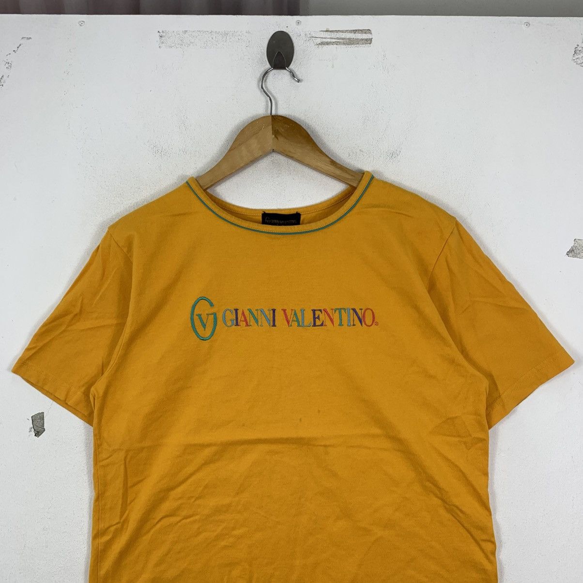 Gianni Valentino GIANNI VALENTINO ITALY Embroidered Short Sleeve Tshirt Size US L / EU 52-54 / 3 - 3 Thumbnail