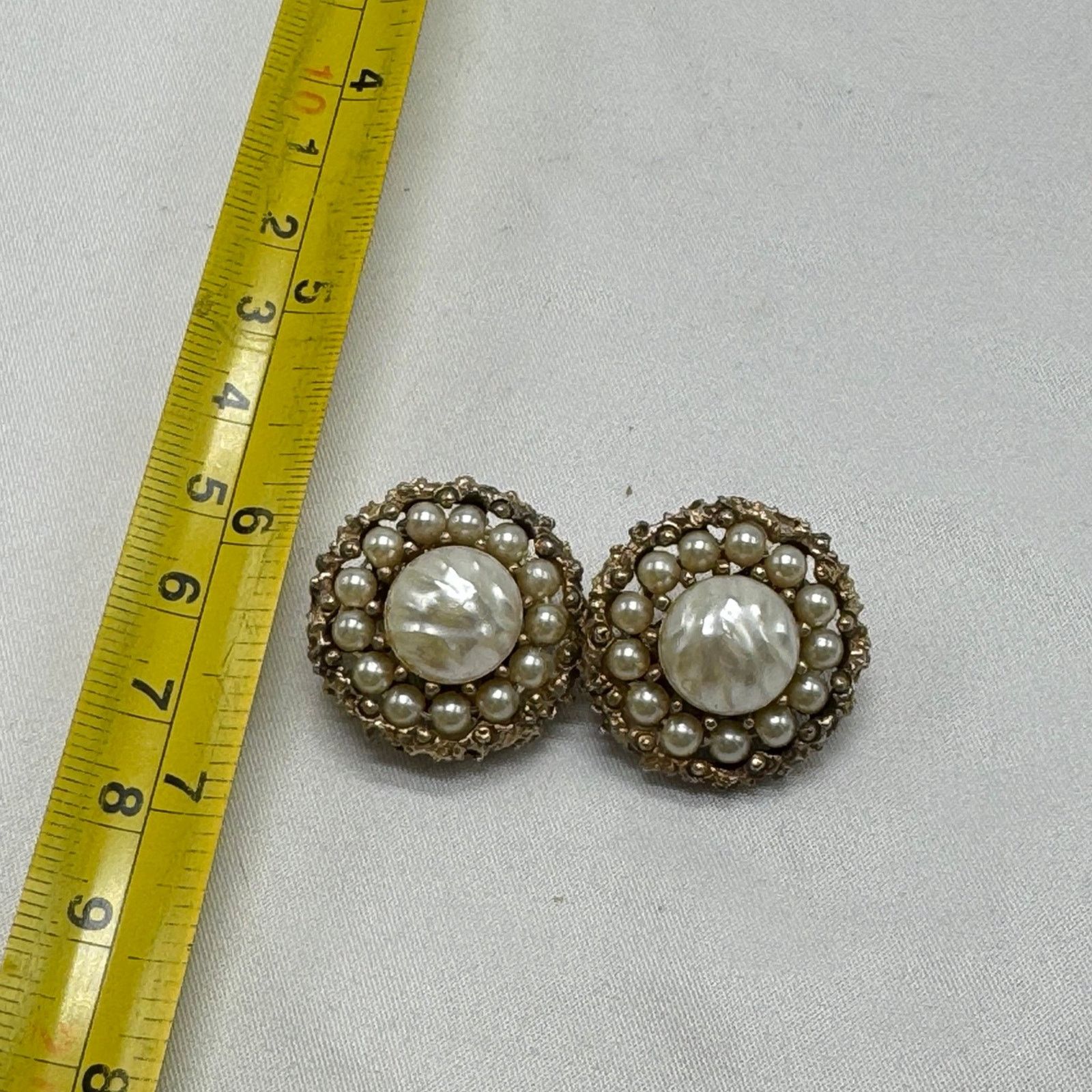 NBDN Nobrandedon VTG Kramer pearl button earrings Size ONE SIZE - 7 Thumbnail