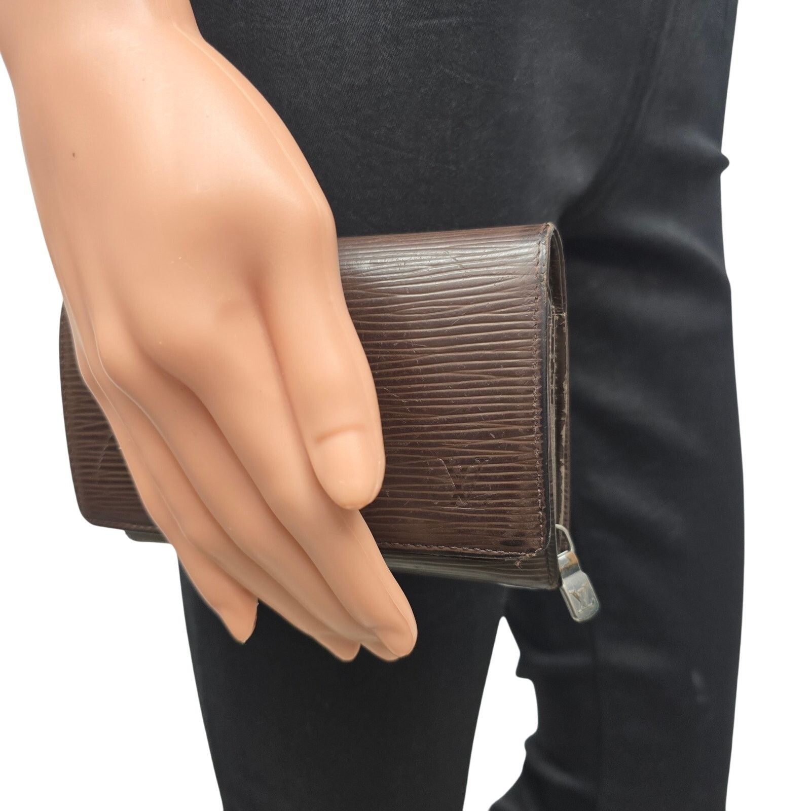 Louis Vuitton LOUIS VUITTON Epi Leather Wallet Porte Monnaie Bifold Brown Size ONE SIZE - 1 Thumbnail
