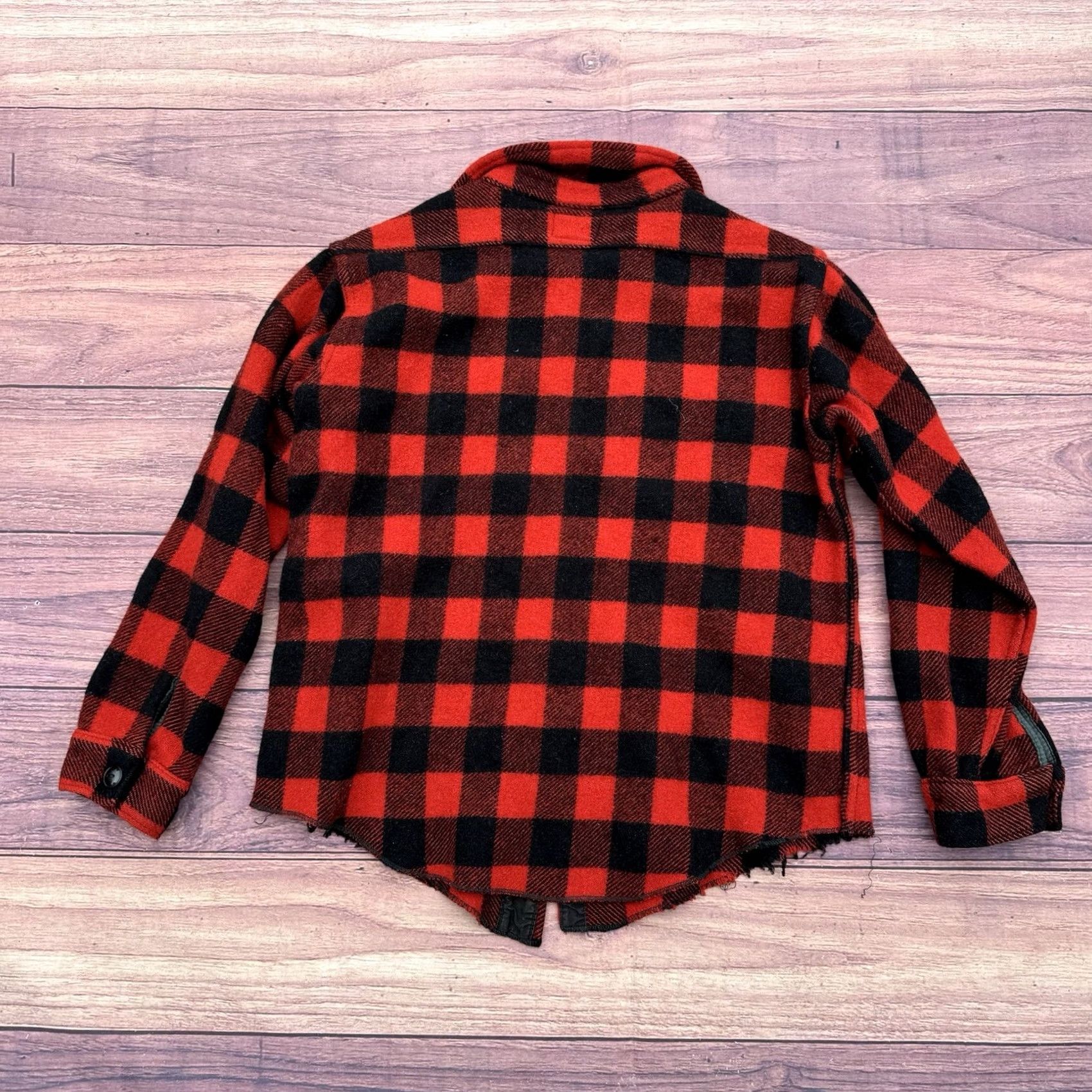 Vintage VINTAGE Melton Wool Plaid Shirt Mens 100% Wool Button-Up Collar Long Sleeve 80s 90s Outdoor Pockets Shadow Red Size US XXL / EU 58 / 5 - 8 Thumbnail