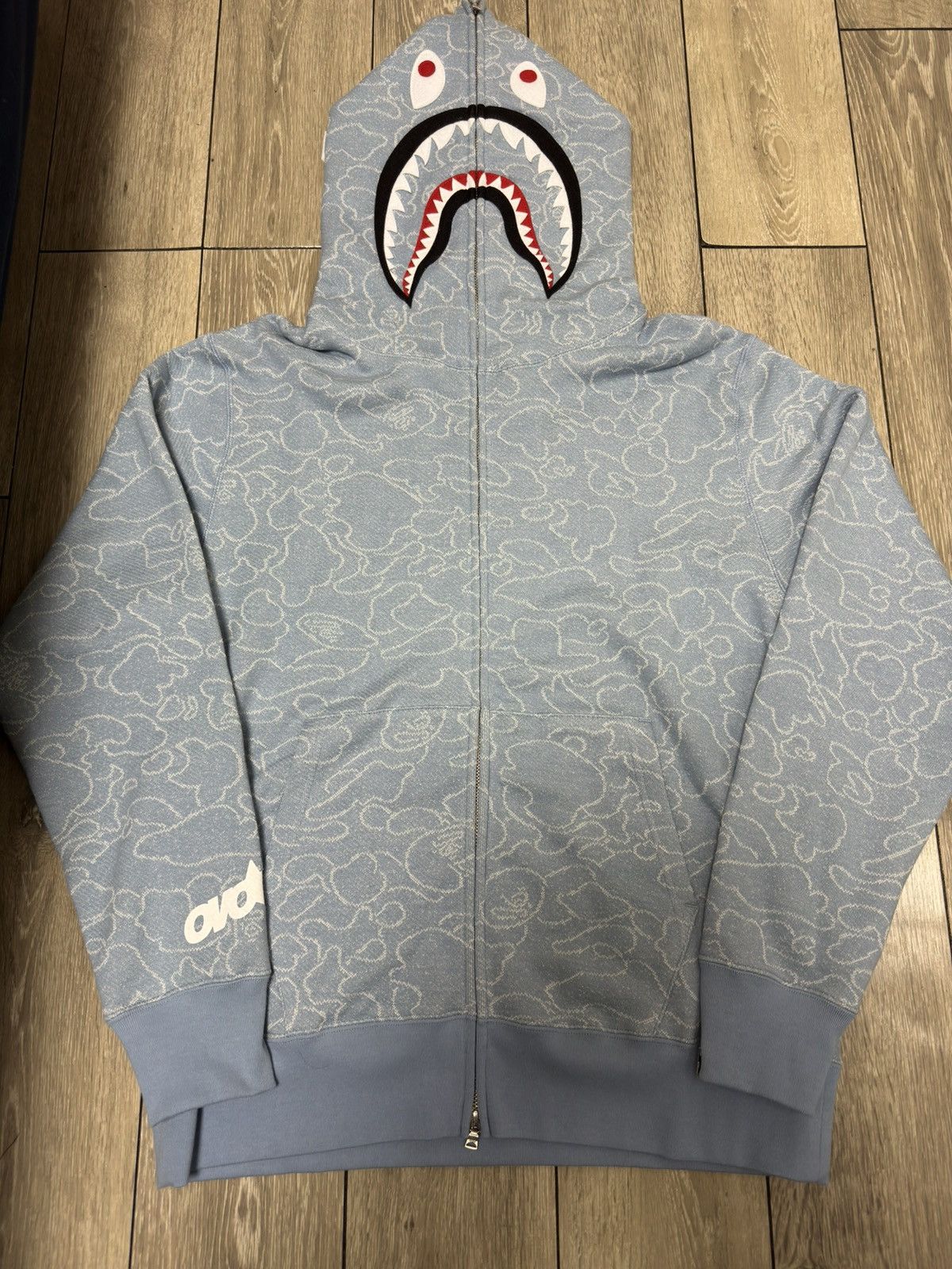 Bape × October's Very Own BAPE x OVO Neon 1st Camo Jacquard Shark Hoodie L Size US L / EU 52-54 / 3 - 2 Thumbnail