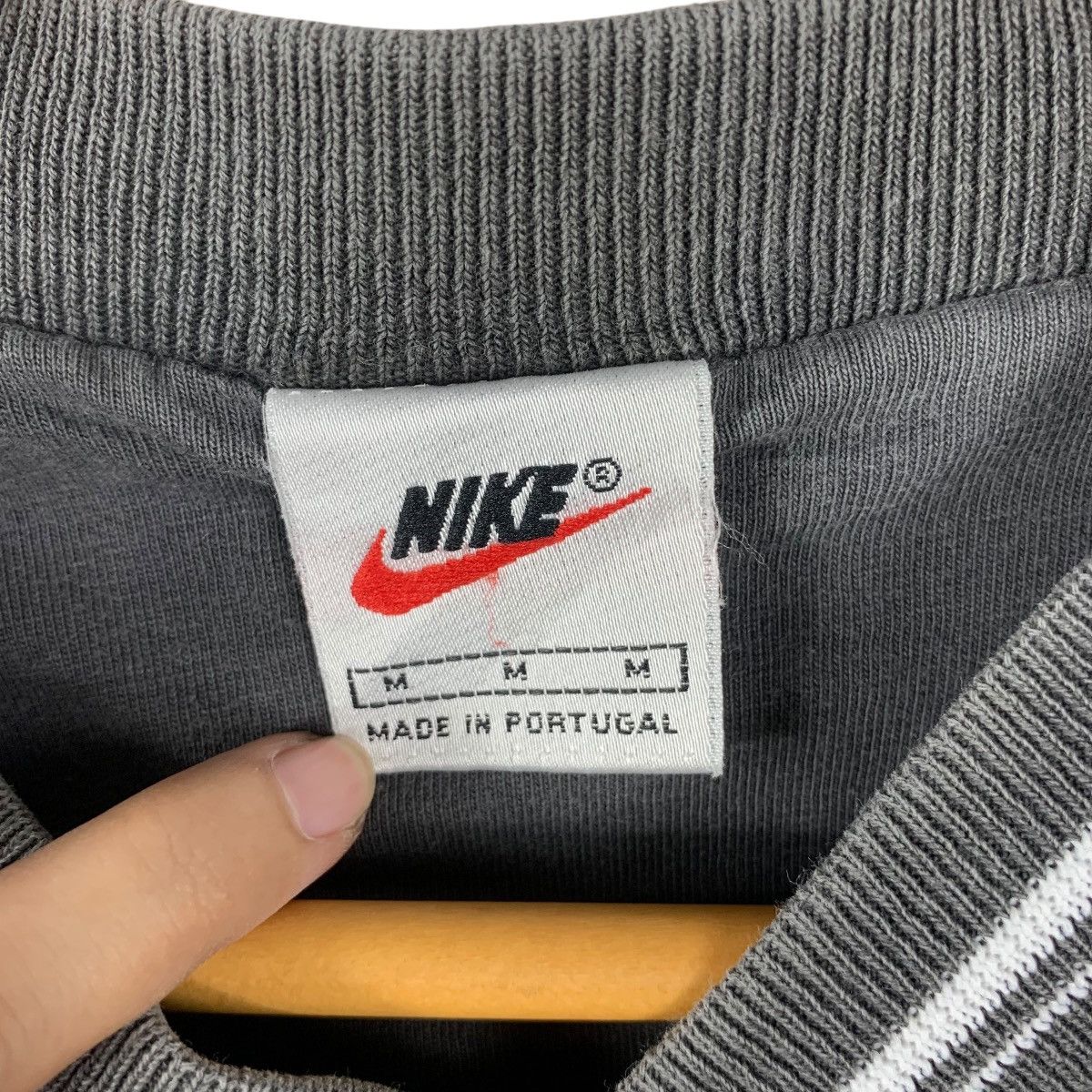 Nike Vintage 90’ NIKE SWOOSH Center Logo Embroidered Tee Shirt Size US M / EU 48-50 / 2 - 6 Thumbnail