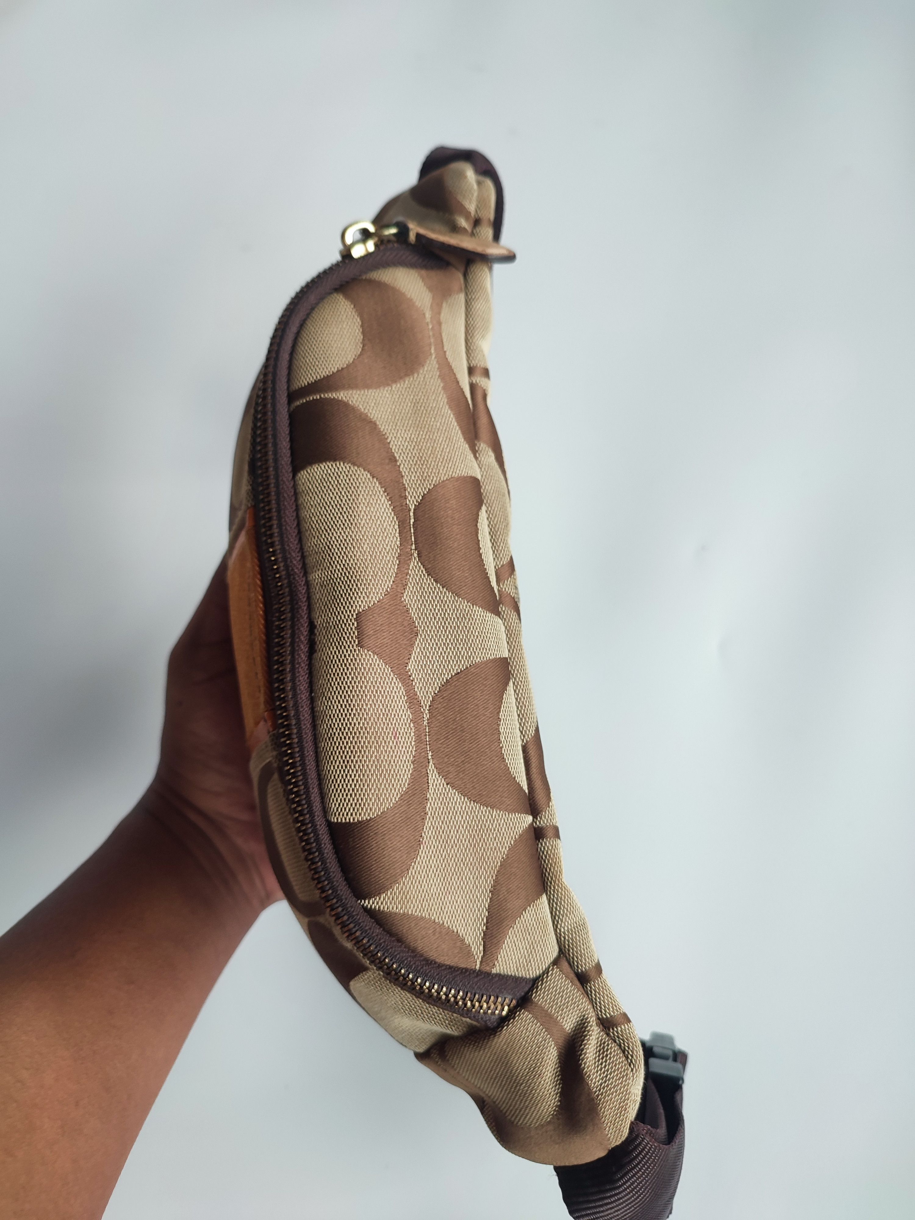Coach × Designer COACH CC LOGO POUCHBAG Size ONE SIZE - 6 Thumbnail