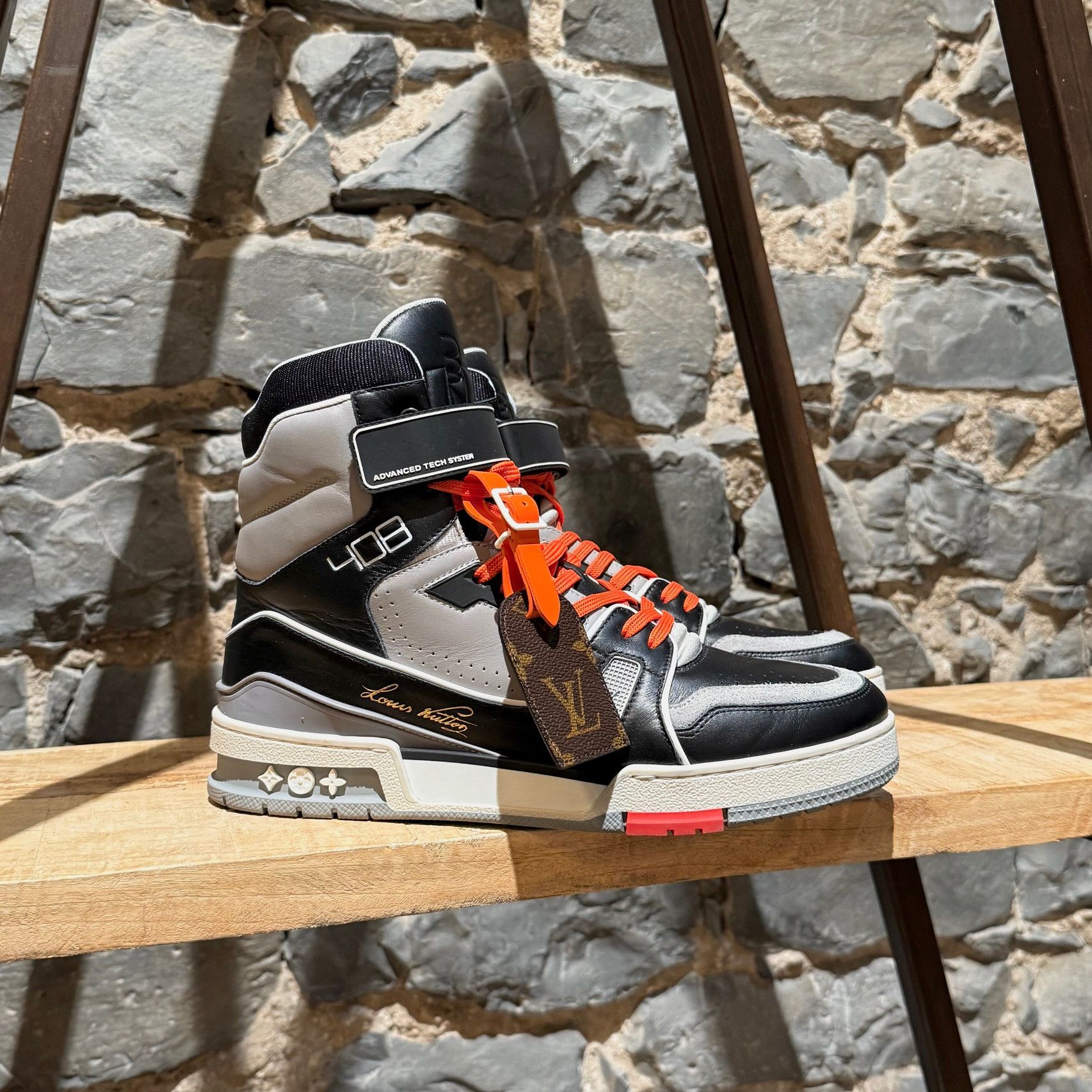 Louis Vuitton Louis Vuitton Black Grey LV Trainer 408 High-top Sneakers Size US 8.5 / EU 41-42 - 1 Thumbnail