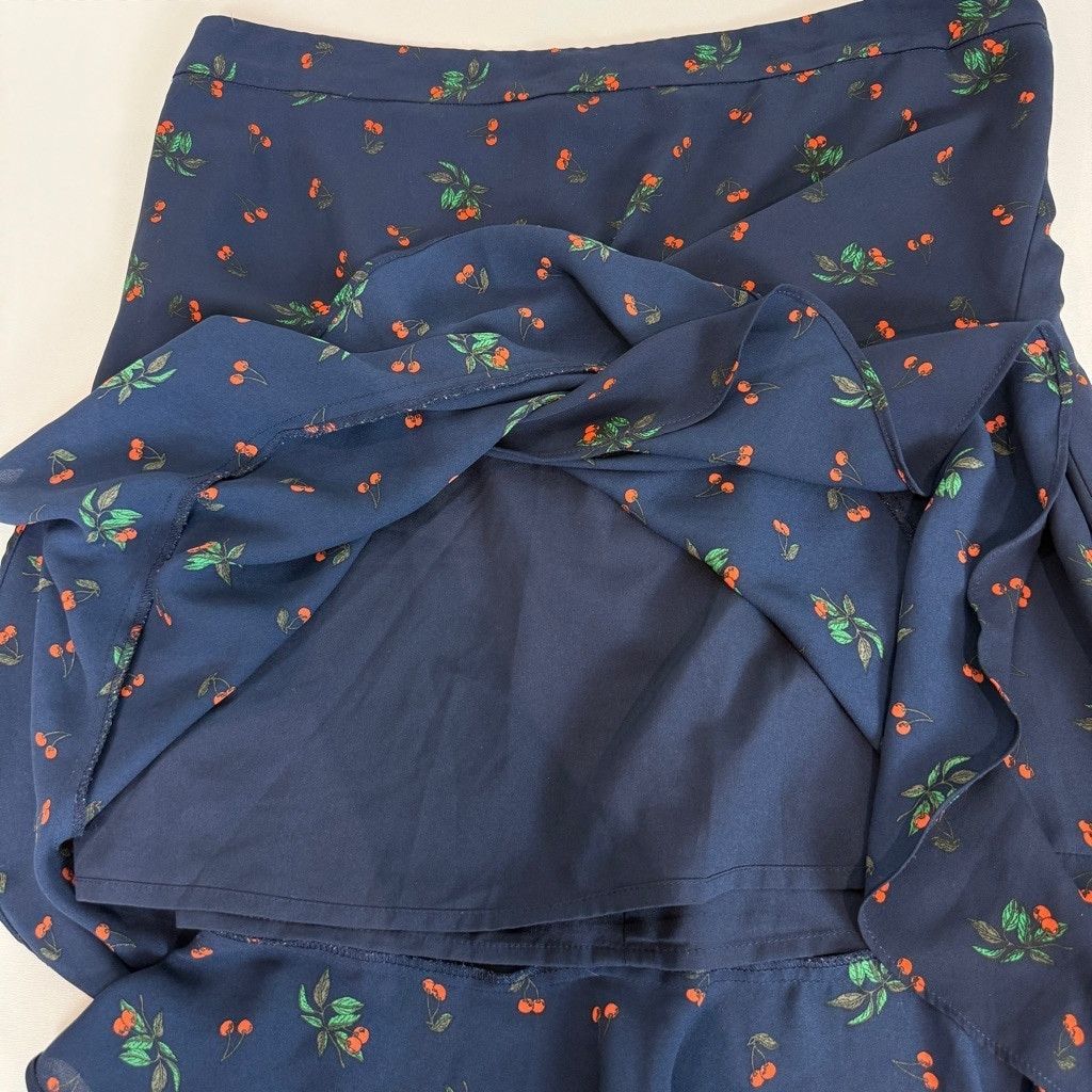 Banana Republic Banana Republic Wrap Skirt Size 8 Blue Cherry Print Ruffle Size 30" / US 8 / IT 44 - 6 Thumbnail