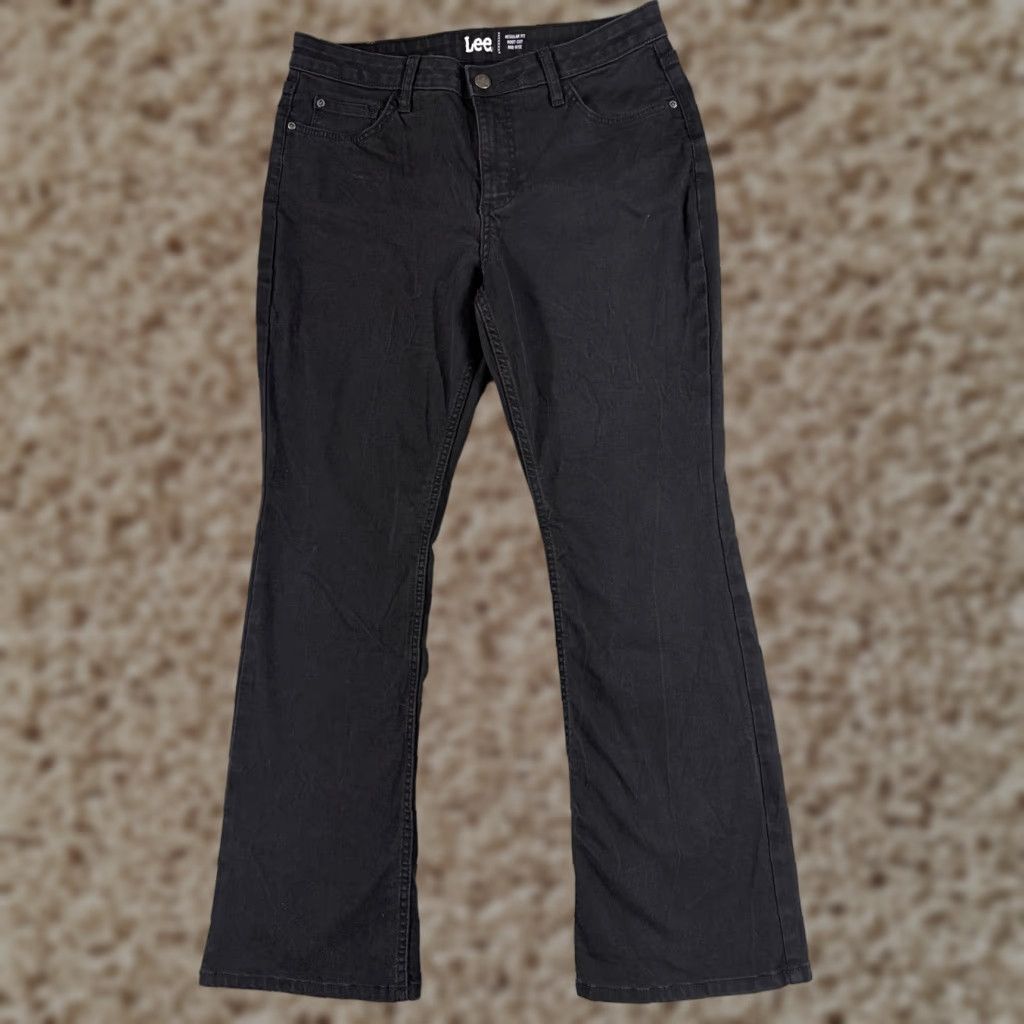 Lee Lee Jeans Women 12P Black Denim Bootcut Regular Mid Rise 31x28 Cotton Blend 5-Pocket Zipper Slimming Classic Lee Slender Secret Mens? Size 34" / US 12 / IT 48 - 1 Thumbnail