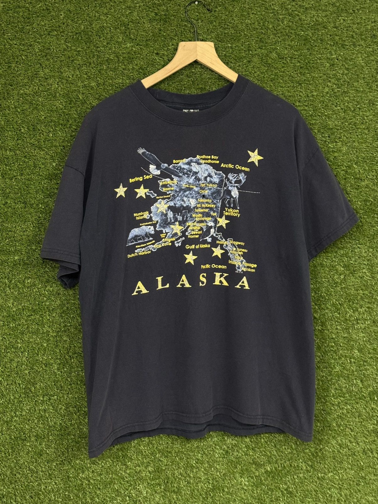 Hanes Vintage Hanes Beefy Alaska Star Distressed Logo Tee USA XL Size US XL / EU 56 / 4 - 1 Thumbnail