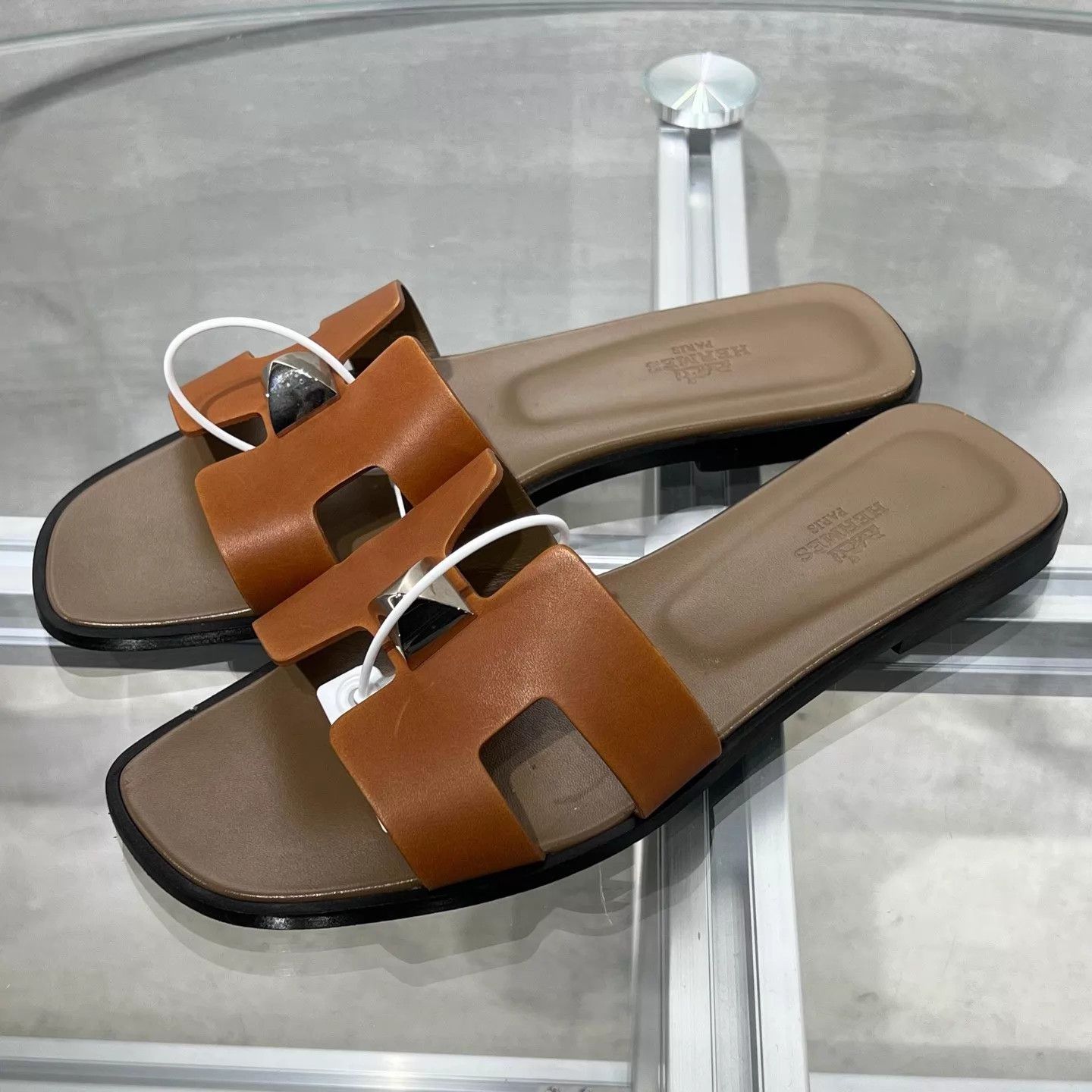 Hermes Hermes Oran Brown Slipper EUR 38 Size US 7.5 / IT 37.5 - 2 Thumbnail