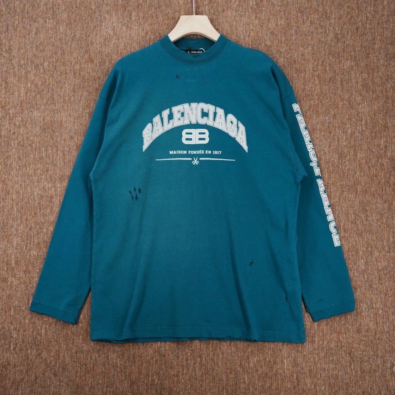 Balenciaga Balenciaga Alphabet print vandals do old long sleeve lake Size US L / EU 52-54 / 3 - 1 Thumbnail