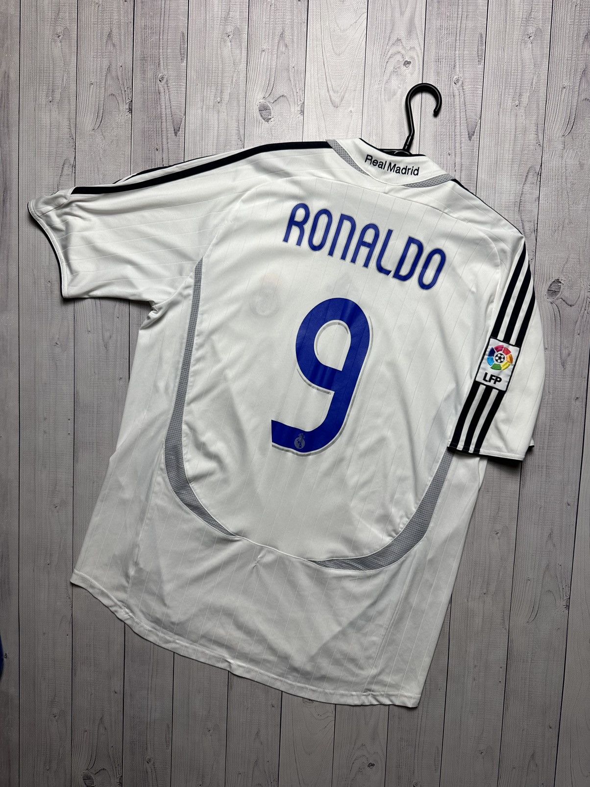 Adidas Vintage adidas Real Madrid soccer jersey 9 Ronaldo size XL Size US XL / EU 56 / 4 - 2 Thumbnail