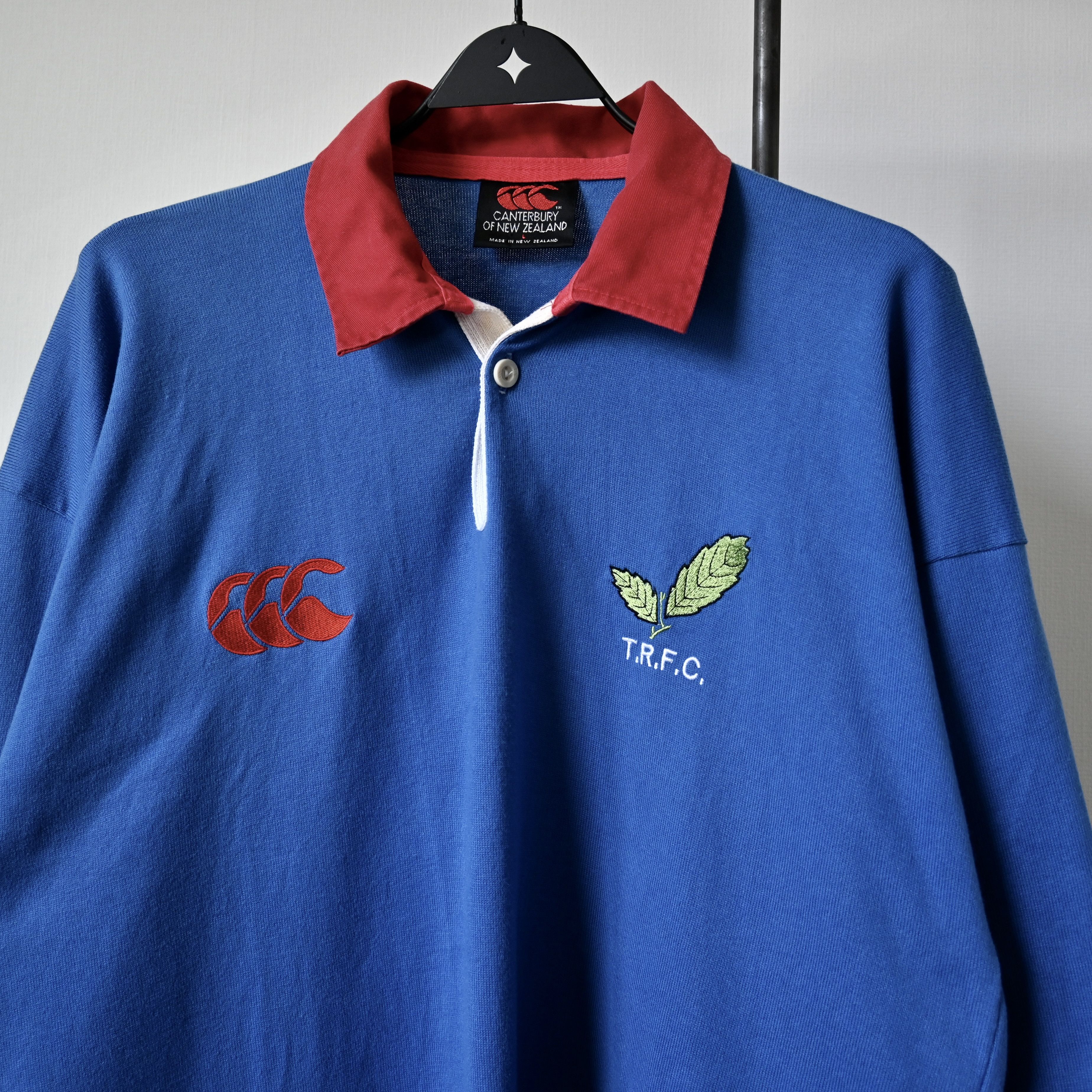 Canterbury of New Zealand Vintage 1990s T.R.F.C. Toshiba Fuchu rugby shirt Size US L / EU 52-54 / 3 - 5 Thumbnail