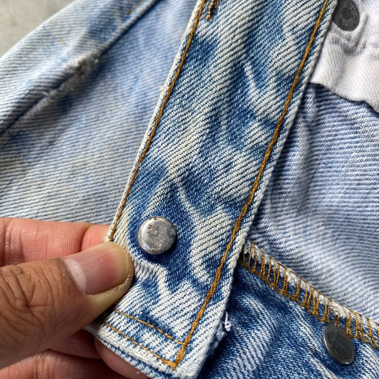 Levi's Vintage Clothing VINTAGE 60s LEVI'S 501 REDLINE SINGLE DIGIT "6" BUTTON Size US 29 - 12 Thumbnail