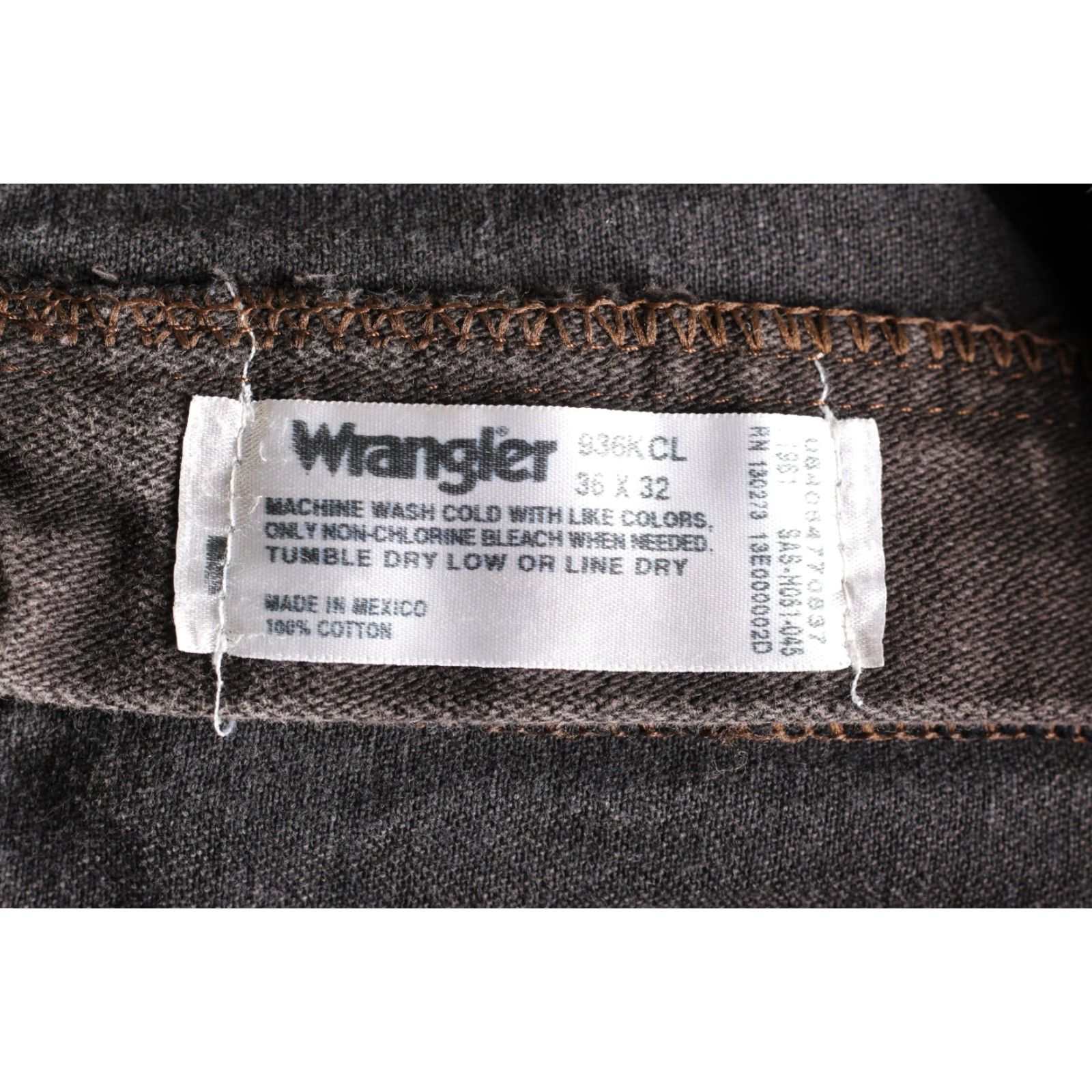 Wrangler VINTAGE Wrangler 936K CL Jeans Trousers Men W36 L32 Regular Straight Brown 5-Pocket Denim Cotton Leather Logo Casual Vintage Mens Size US 36 / EU 52 - 6 Thumbnail