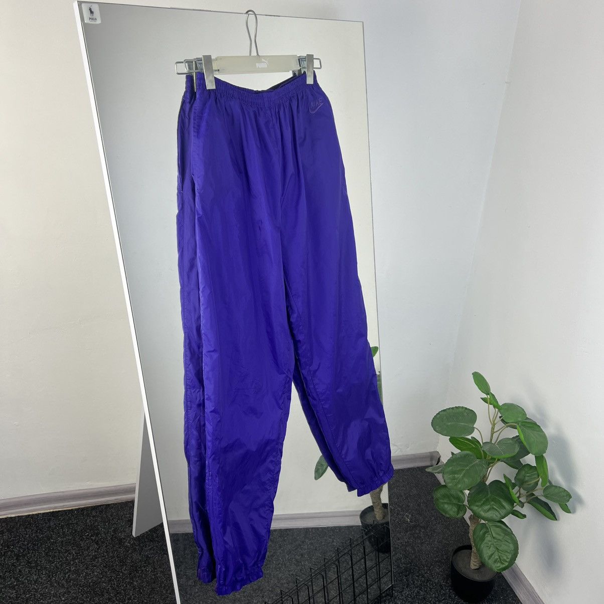 Nike Vintage 90s Nike Mini Logo Baggy Nylon Sweatpants Size US 34 / EU 50 - 1 Thumbnail