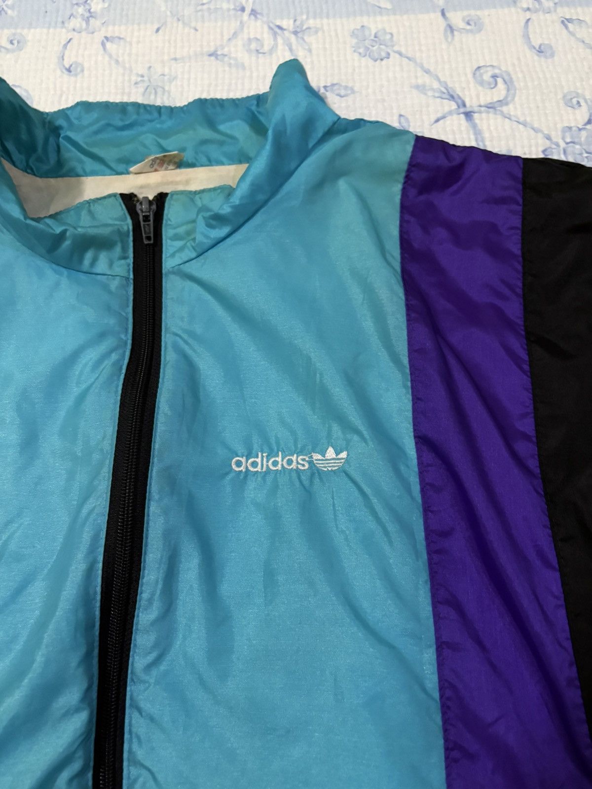 Adidas Vintage Adidas Windbreaker Light Jacket Size US S / EU 44-46 / 1 - 5 Thumbnail