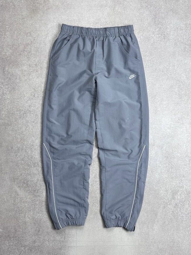 Nike Vintage 90s Nike Swoosh Baggy Nylon Track Pants Y2K S Size US 31 - 1 Thumbnail