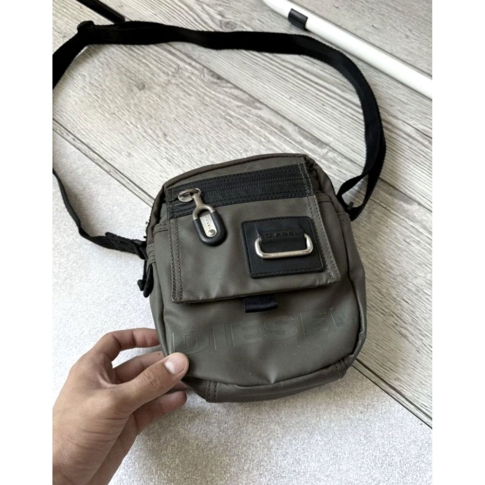 Diesel VINTAGE Diesel Shoulders Crossbody Bag Green Leather 90s Y2K Crossbody Mens Bag Vintage 90s Streetwear USA Japan Army City Leather Green Diesel Size ONE SIZE - 3 Thumbnail