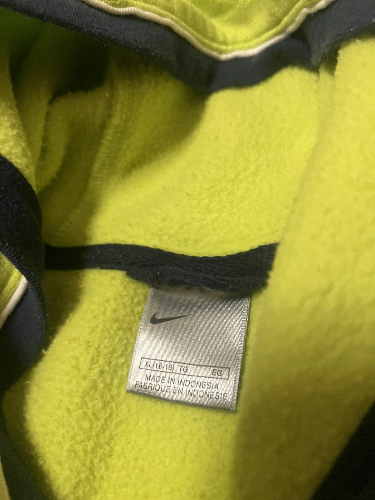Nike × Vintage Vintage Nike Spellout Lime Neon Hoodie size XL 26x26.5 Size US XL / EU 56 / 4 - 3 Thumbnail