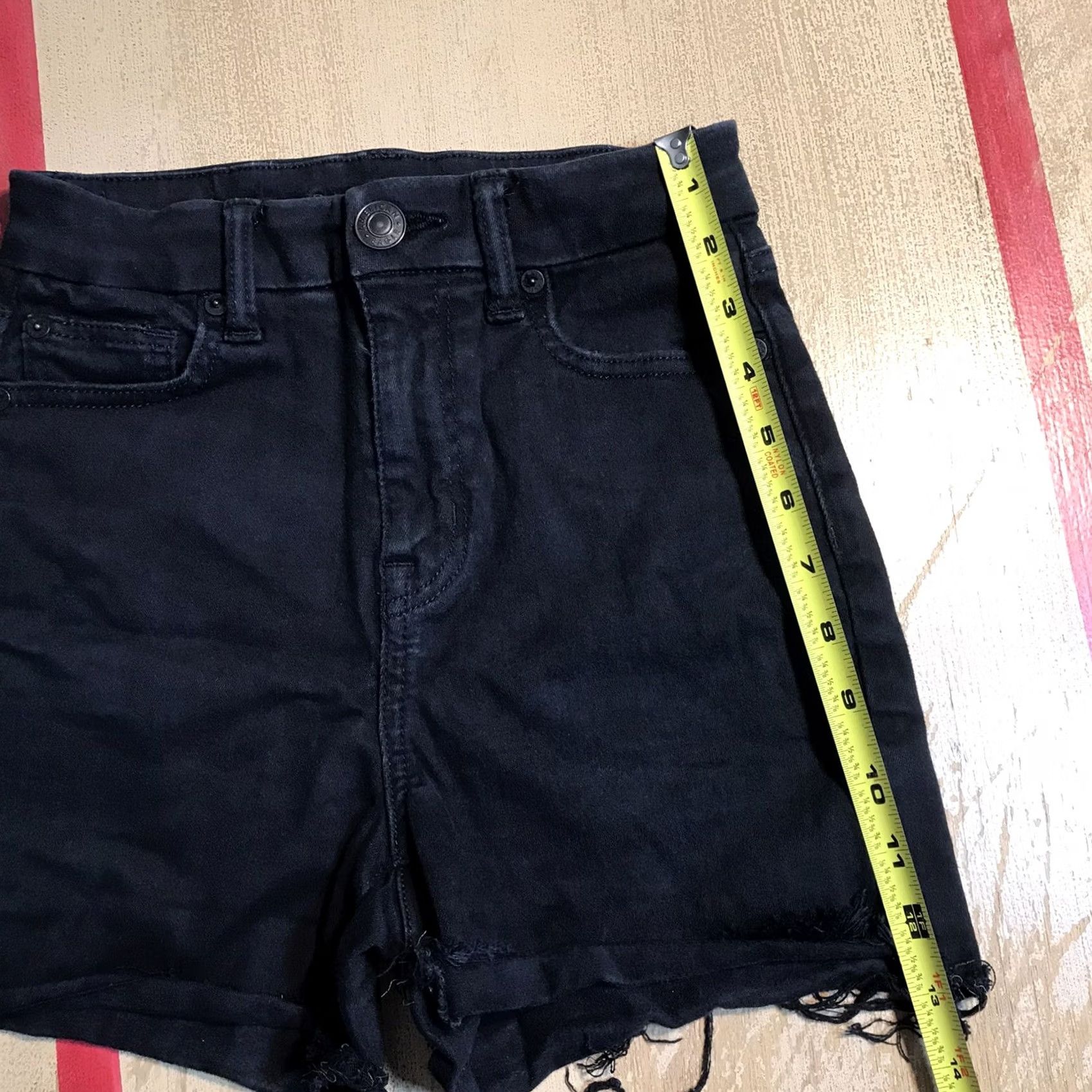 American Eagle Outfitters VINTAGE American Eagle Outfitters Shortie Black Denim Shorts Womens 00 Regular Black 5-Pocket Cut-Off Festival Modern Classic 3in Inseam 10in Rise Size 24" / US 00 / IT 34 - 7 Thumbnail