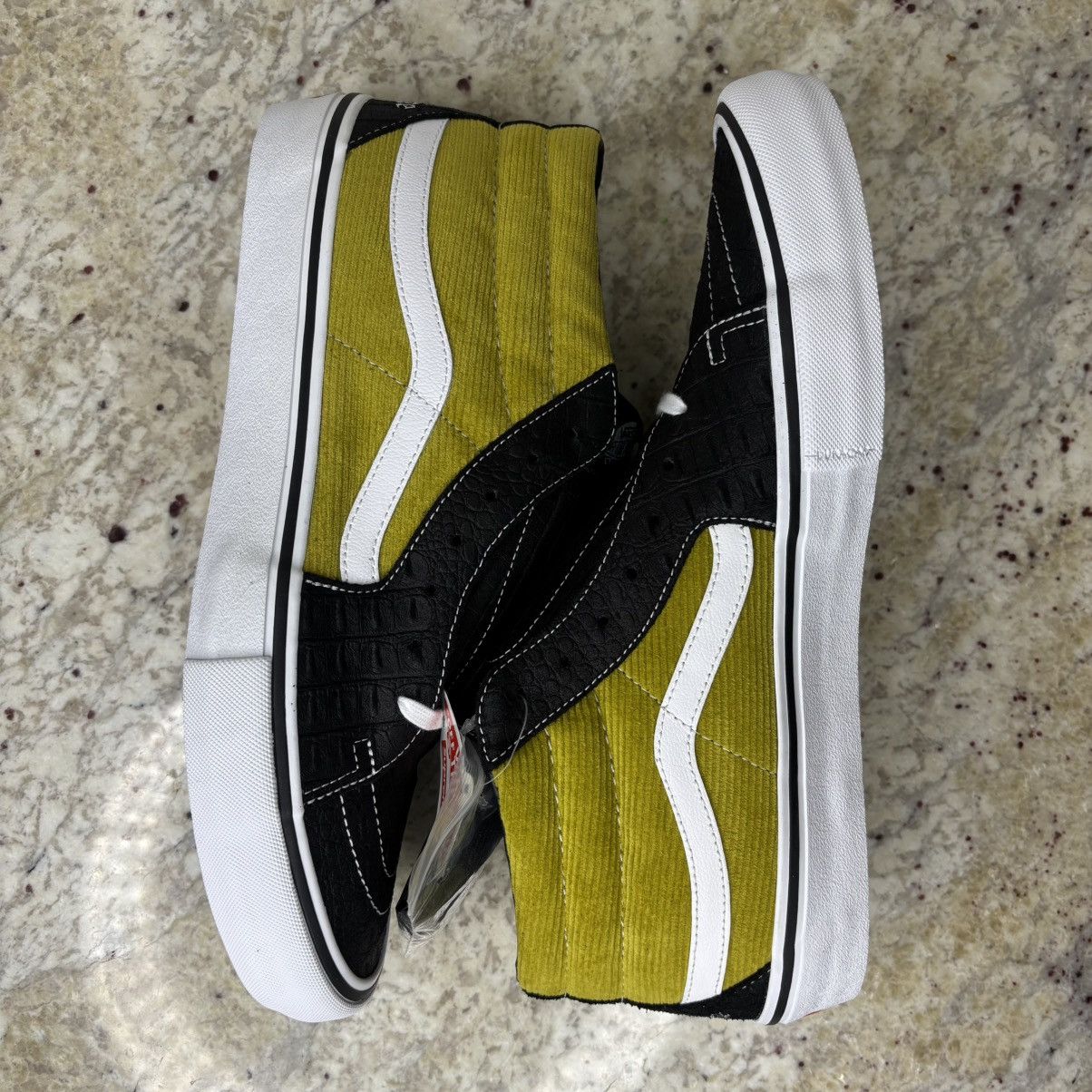 Supreme × Vans Size 13-Vans Sk8-Mid Supreme Croc Corduroy Mustard (2018) Size US 13 / EU 46 - 12 Thumbnail