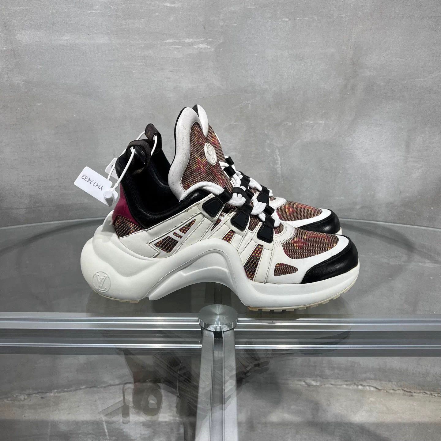 Louis Vuitton LV Monogram Arch Sneaker UK3.5 EU37.5 Size US 6.5 / IT 36.5 - 4 Thumbnail
