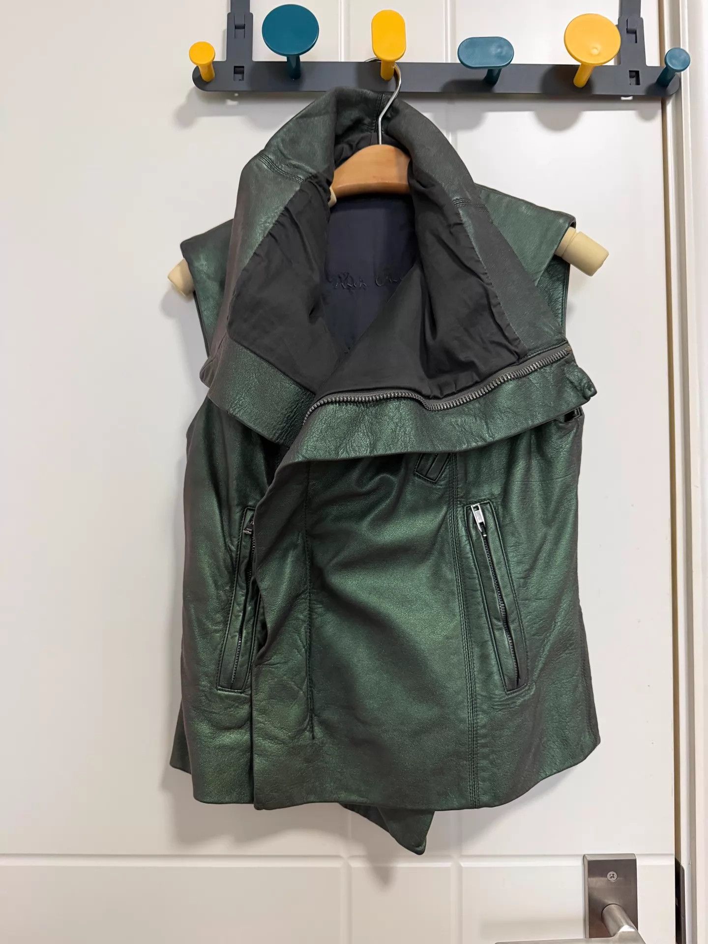 Rick Owens Rick Owens Metallic Green Lambskin Vest 34 Unused Size XS / US 0-2 / IT 36-38 - 2 Thumbnail
