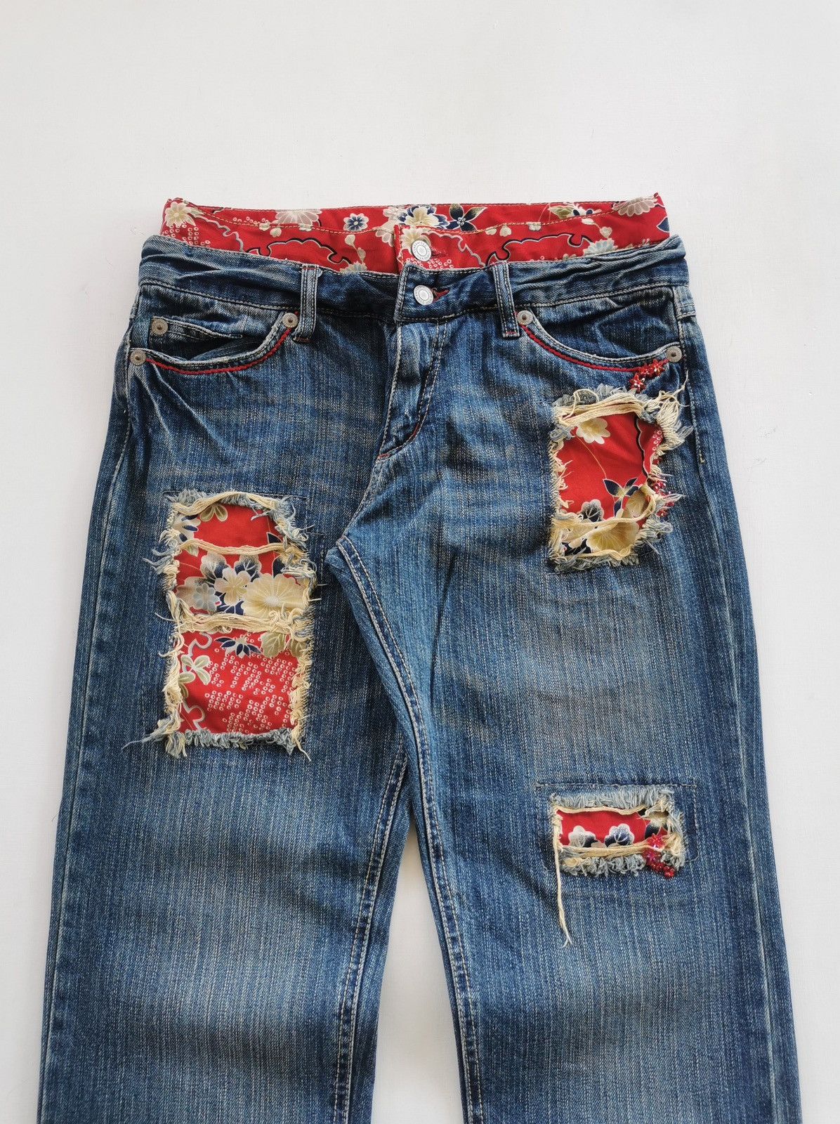 Japanese Brand Unbrand Double Waist Red Flowers Denim Jeans Size US 30 / EU 46 - 1 Thumbnail