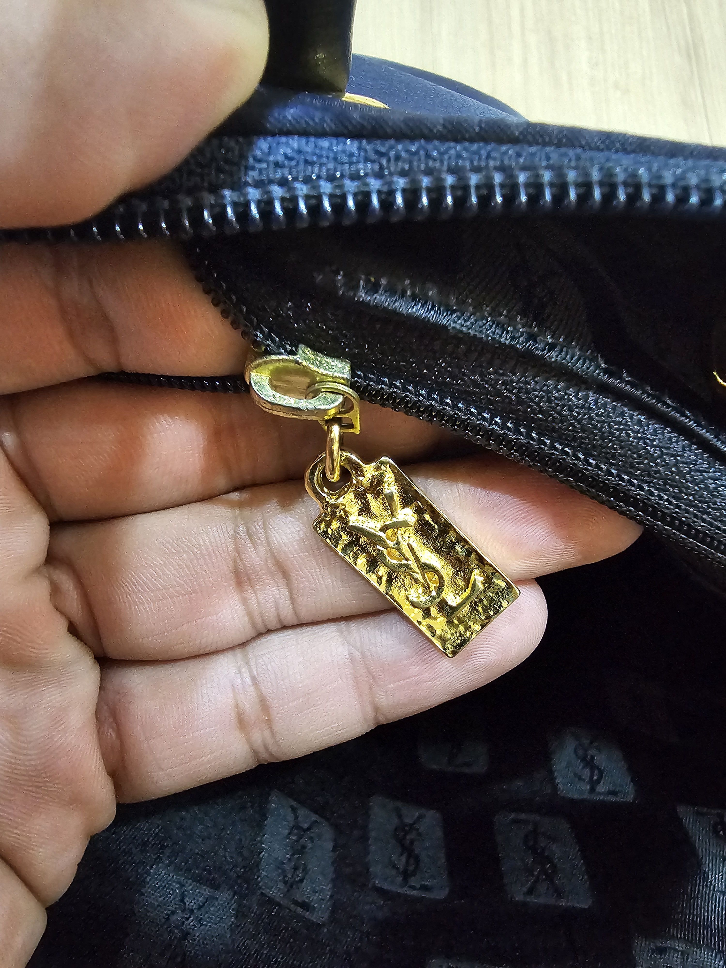 Yves Saint Laurent Yves Saint Laurent YSL Boston Bag Size ONE SIZE - 11 Thumbnail