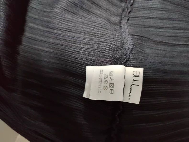 Issey Miyake Issey Miyake size:one size Black pleated cardigan Size S / US 4 / IT 40 - 3 Thumbnail