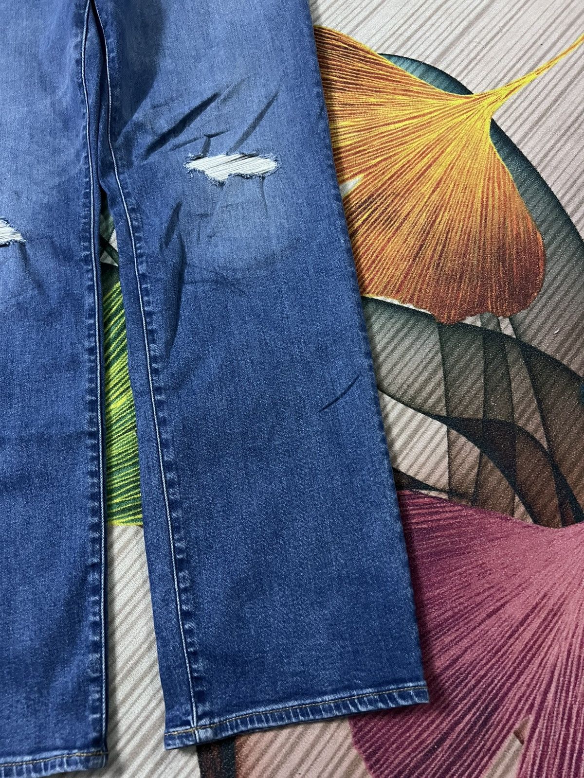 Undercover 💥INSANE 90’STYLE GU X UNDERCOVER DISTRESS BLUE JEAN Size US 32 / EU 48 - 4 Thumbnail