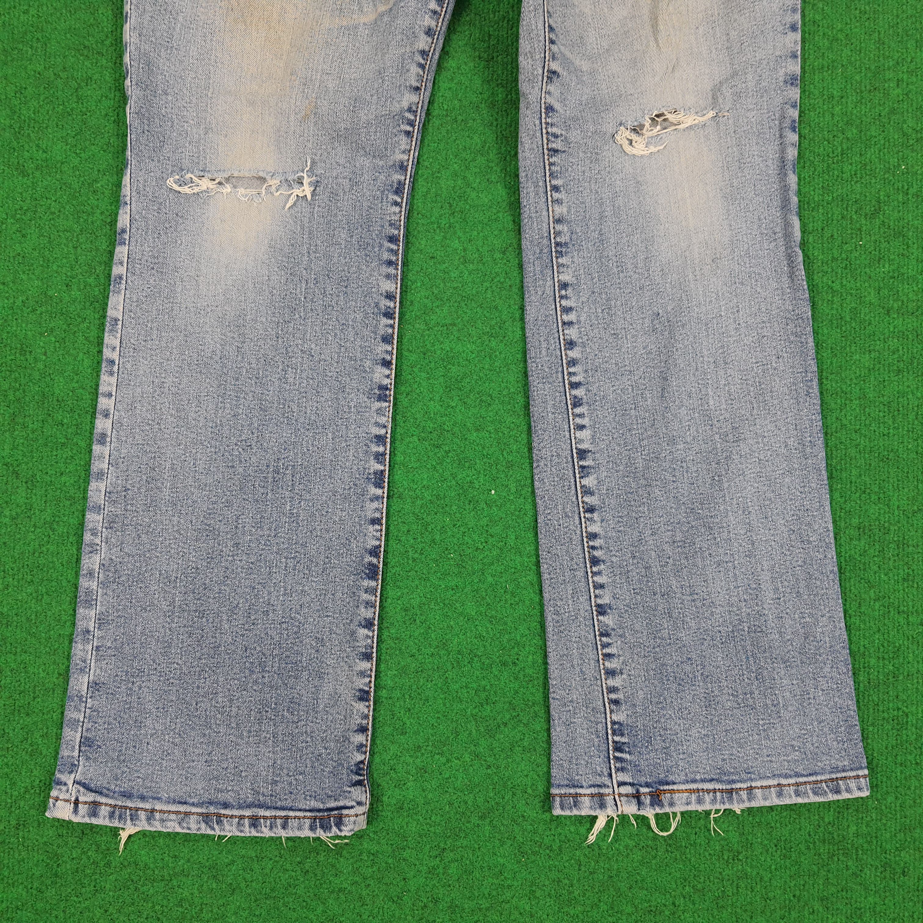 Levi's × Levi's Vintage Clothing × Vintage Vintage Levi's 550 Relaxed Boot Cut Distressed Jeans Size US 30 / EU 46 - 3 Thumbnail