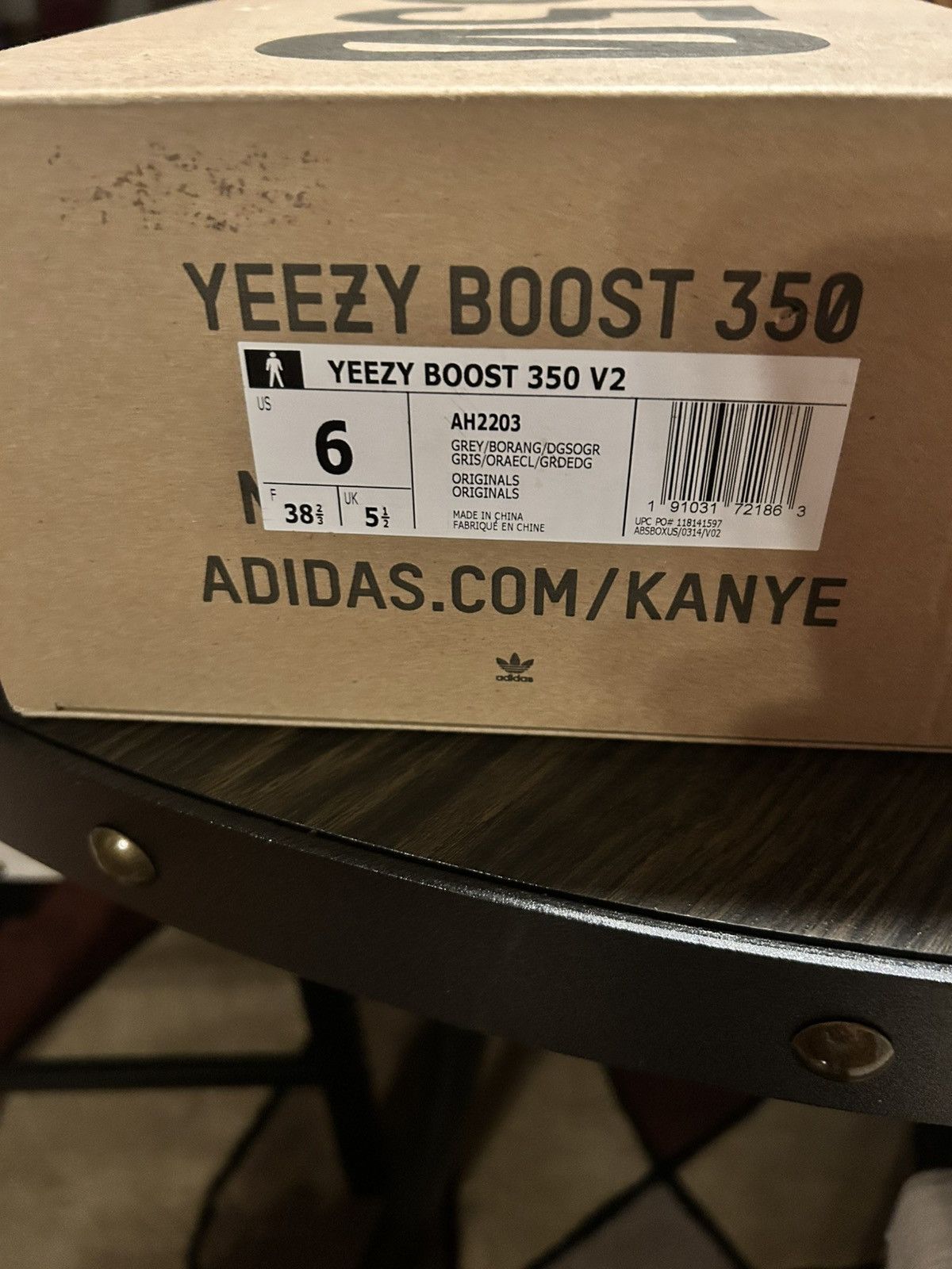 Yeezy Adidas.com / Kanye Yeezy Boost 350 Size US 6 / EU 39 - 6 Thumbnail
