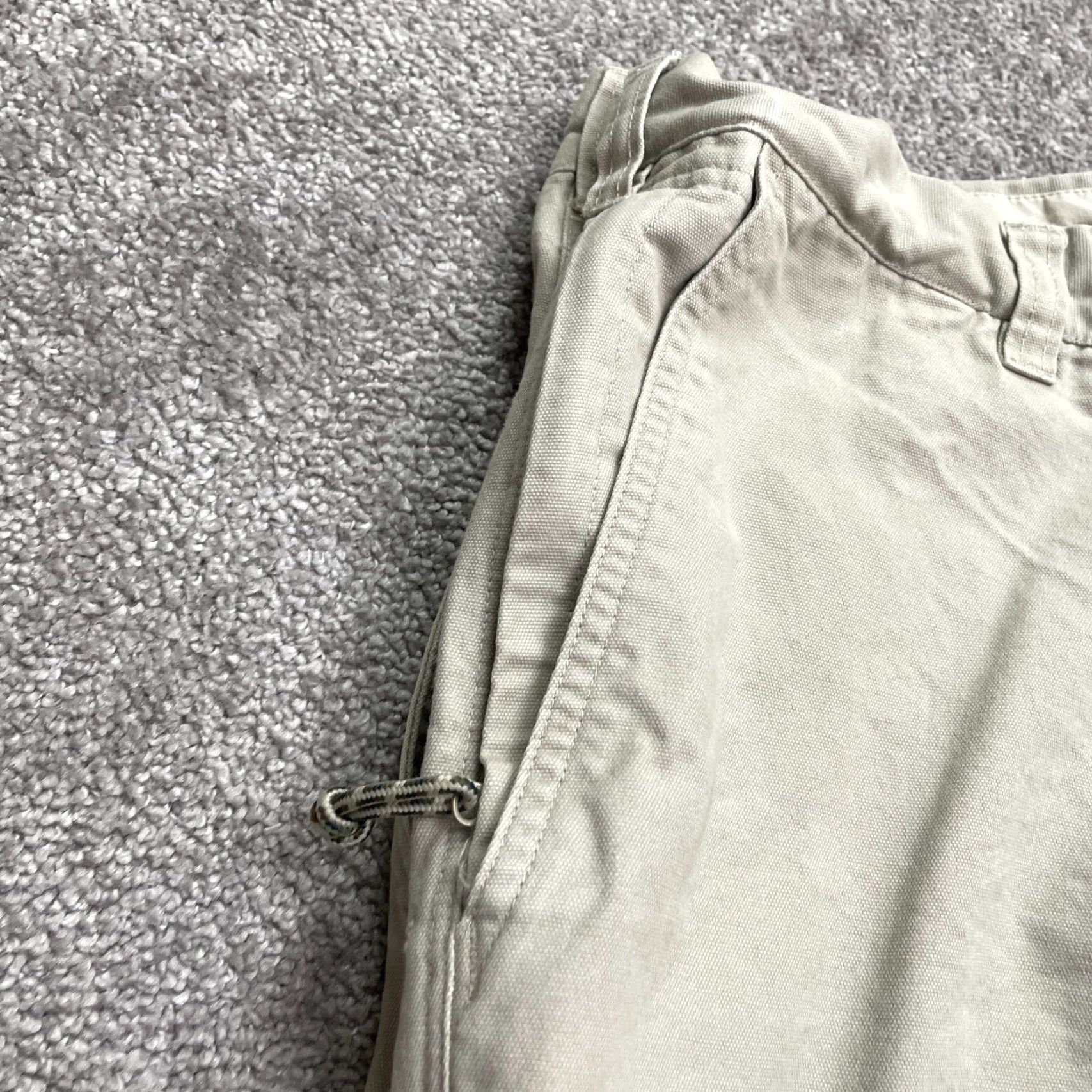 Vintage Columbia Chino Shorts Mens 38 Beige Flat Front 10 Inseam Outdoor Casual Modern Regular Waist 37in Pocket Zipper Snap Button Canvas Cotton Size US 38 / EU 54 - 3 Thumbnail
