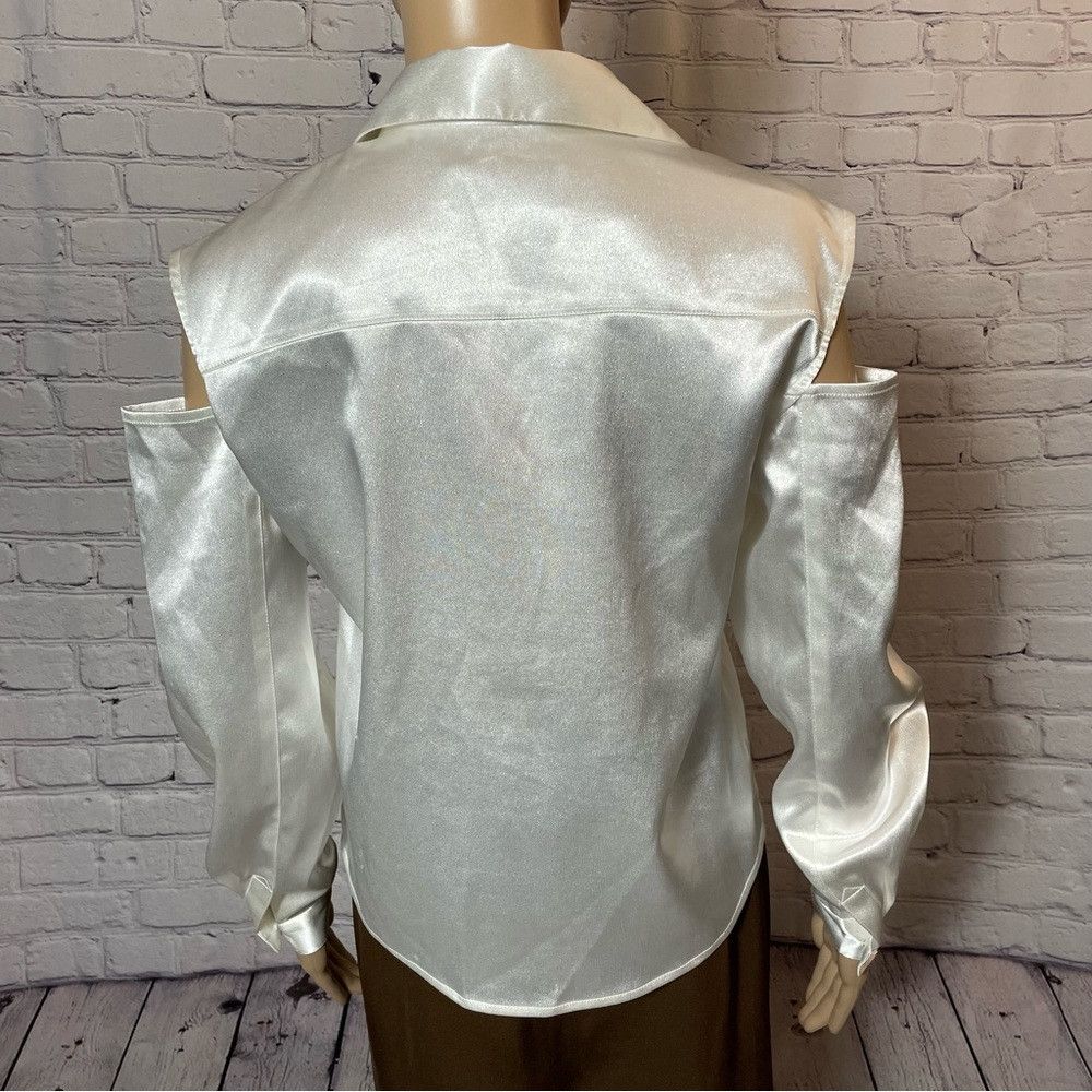 Other NWT New VHNY Satin White Cut Out Long Sleeve Button Blouse Size XS / US 0-2 / IT 36-38 - 5 Thumbnail