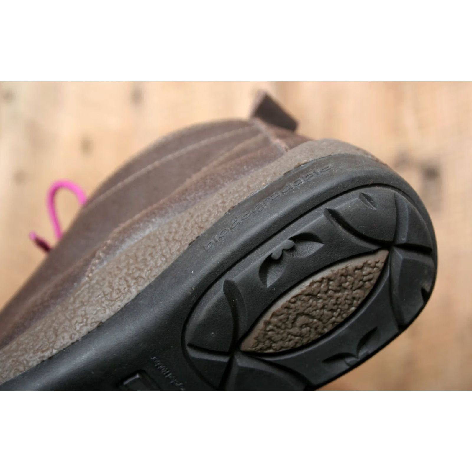 Vintage JAMBU Madison Brown Leather Chukka Boots Sz. 10M Women’s Leather Upper Crepe Rubber Sidewalls Boot Size US 10 / IT 40 - 6 Thumbnail