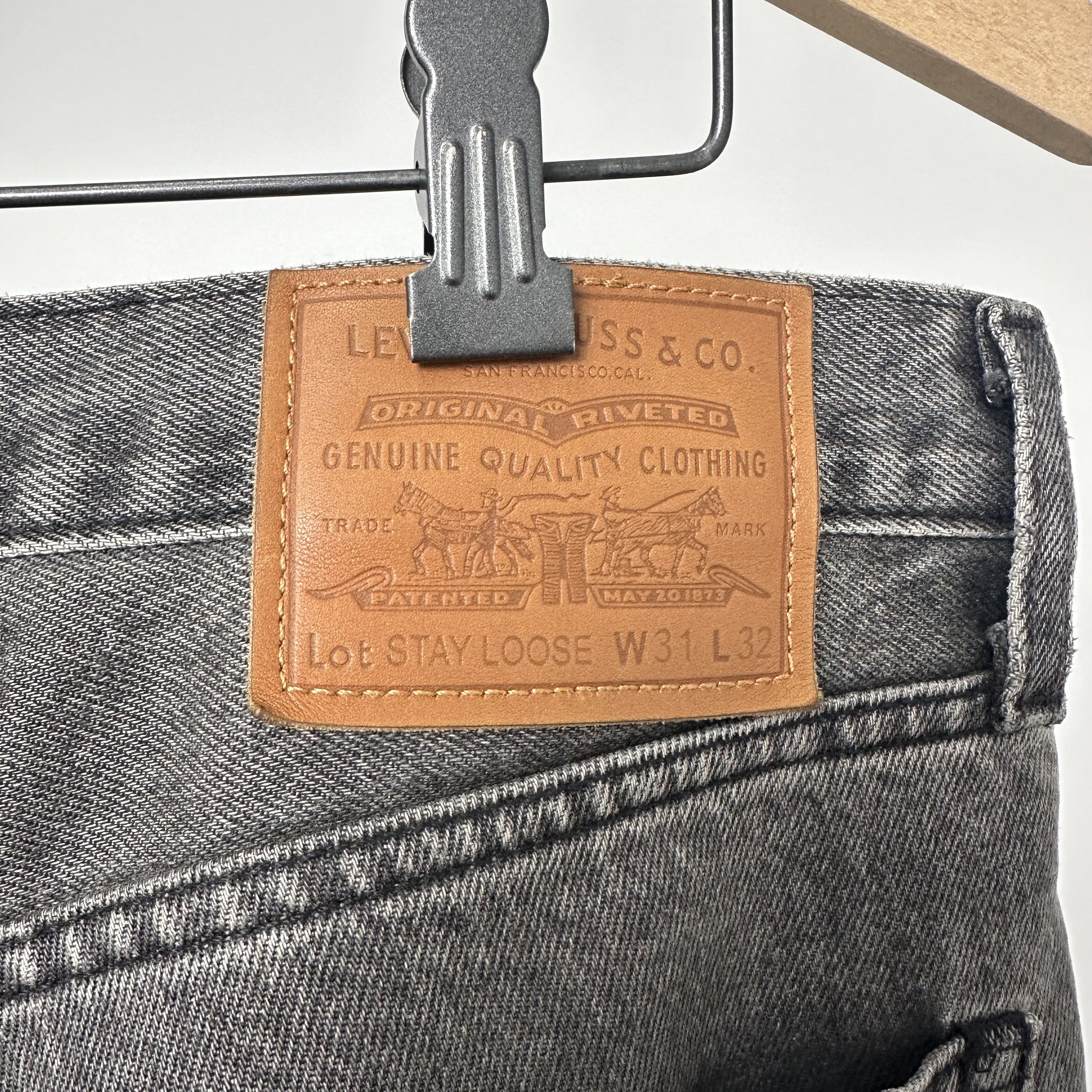 Levi's × Vintage CUSTOM MADE LEVIS 568 STAY LOOSE BAGGY JEANS Size US 31 - 4 Thumbnail