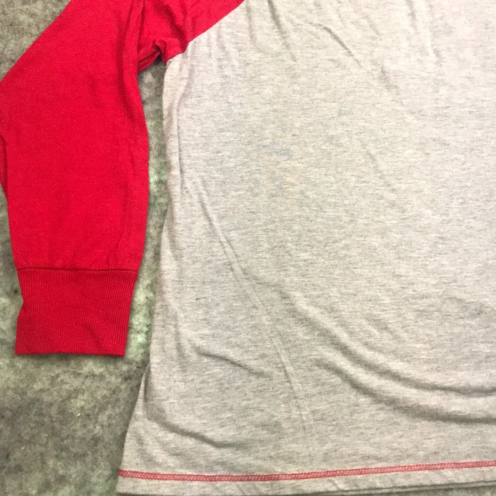 X-LARGE Polar Bear Shirt Womens XX-Large Size 2X Grey Red Mama Bear Jersey Long Sleeve Size XXL / US 16-18 / IT 52-54 - 6 Thumbnail