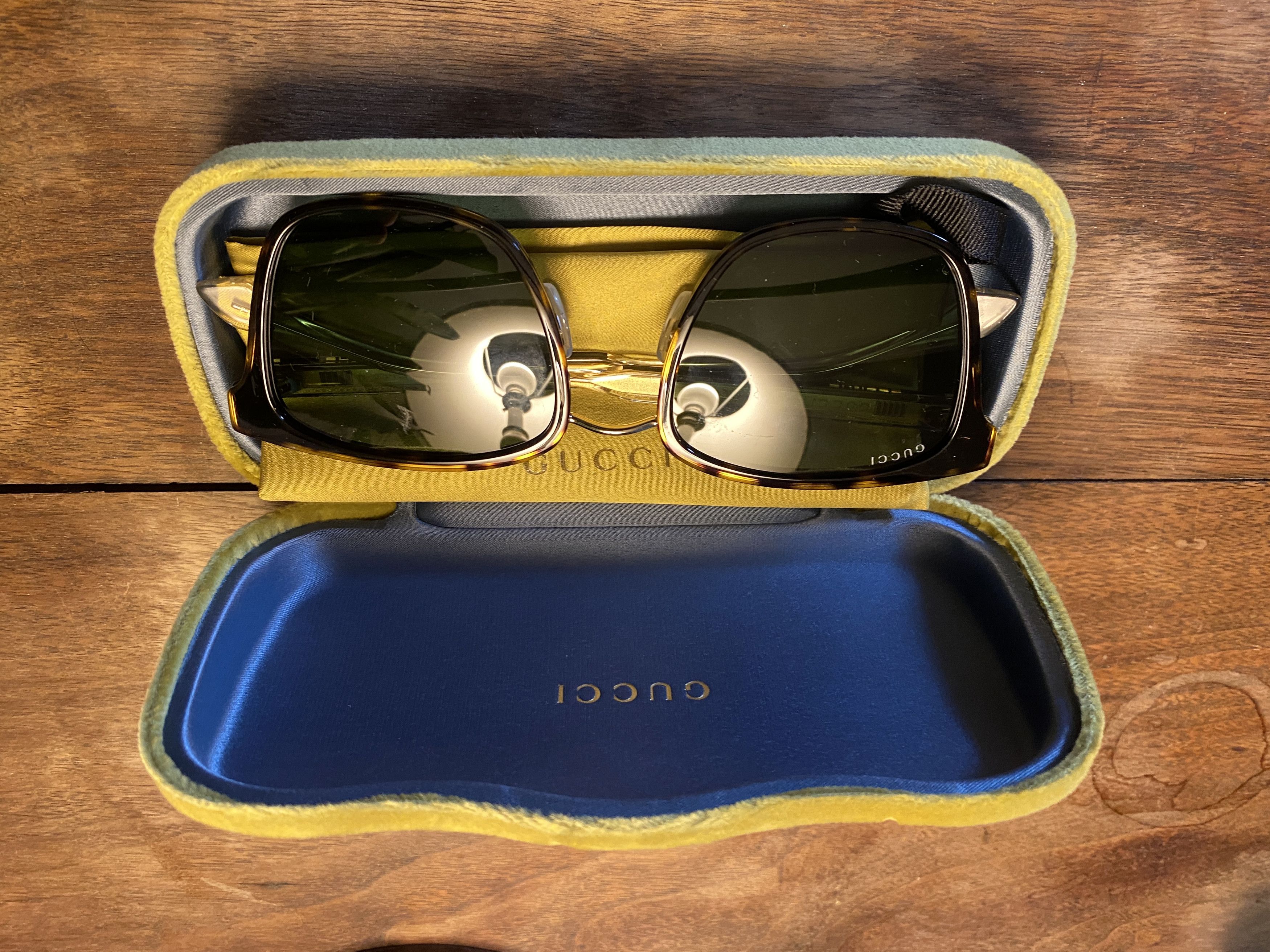 Gucci Sunglasses Gucci in a Velvet case Size ONE SIZE - 6 Thumbnail