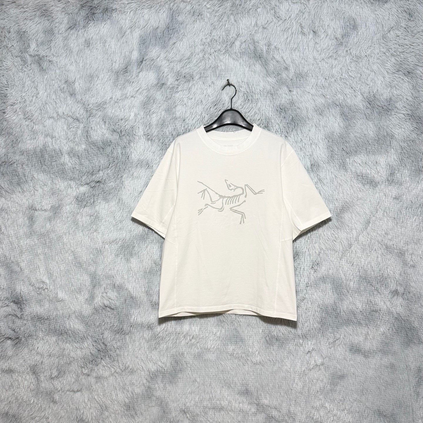 Arc'teryx NWT Arc'teryx System A Solarium Tee white size medium
