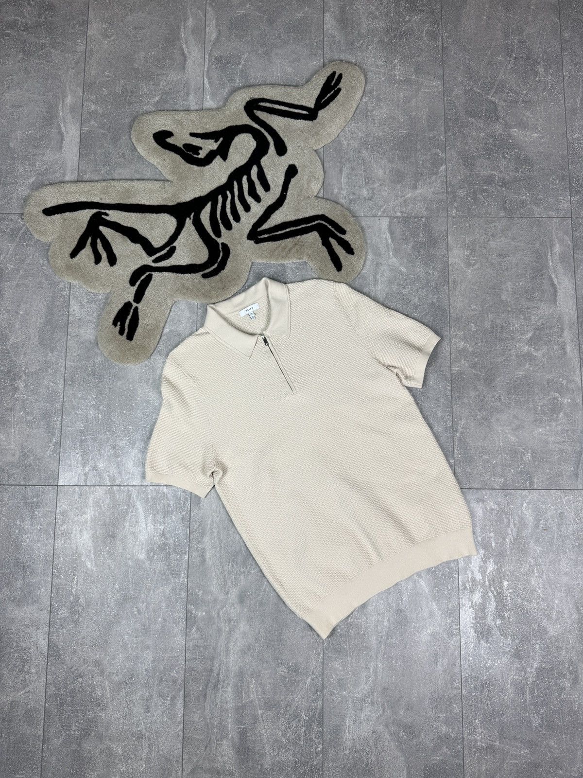 Reiss Mens Reiss Polos T-shirt size M luxury beige tee Size US M / EU 48-50 / 2 - 1 Thumbnail