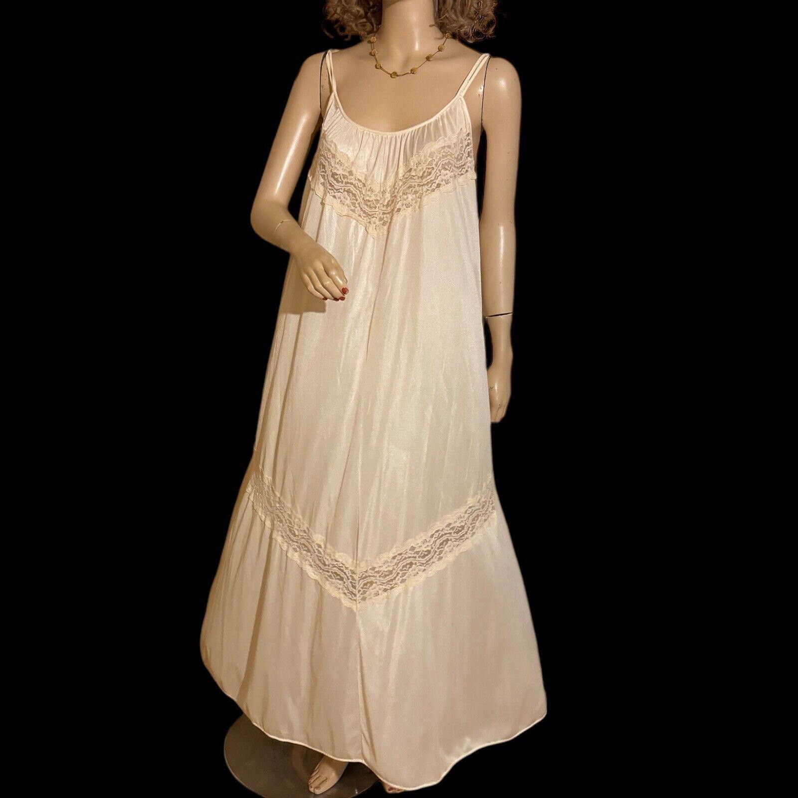 Designer Vintage Ilise Stevens Long Nylon Lace Ivory Nightgown M / L Size ONE SIZE - 2 Thumbnail