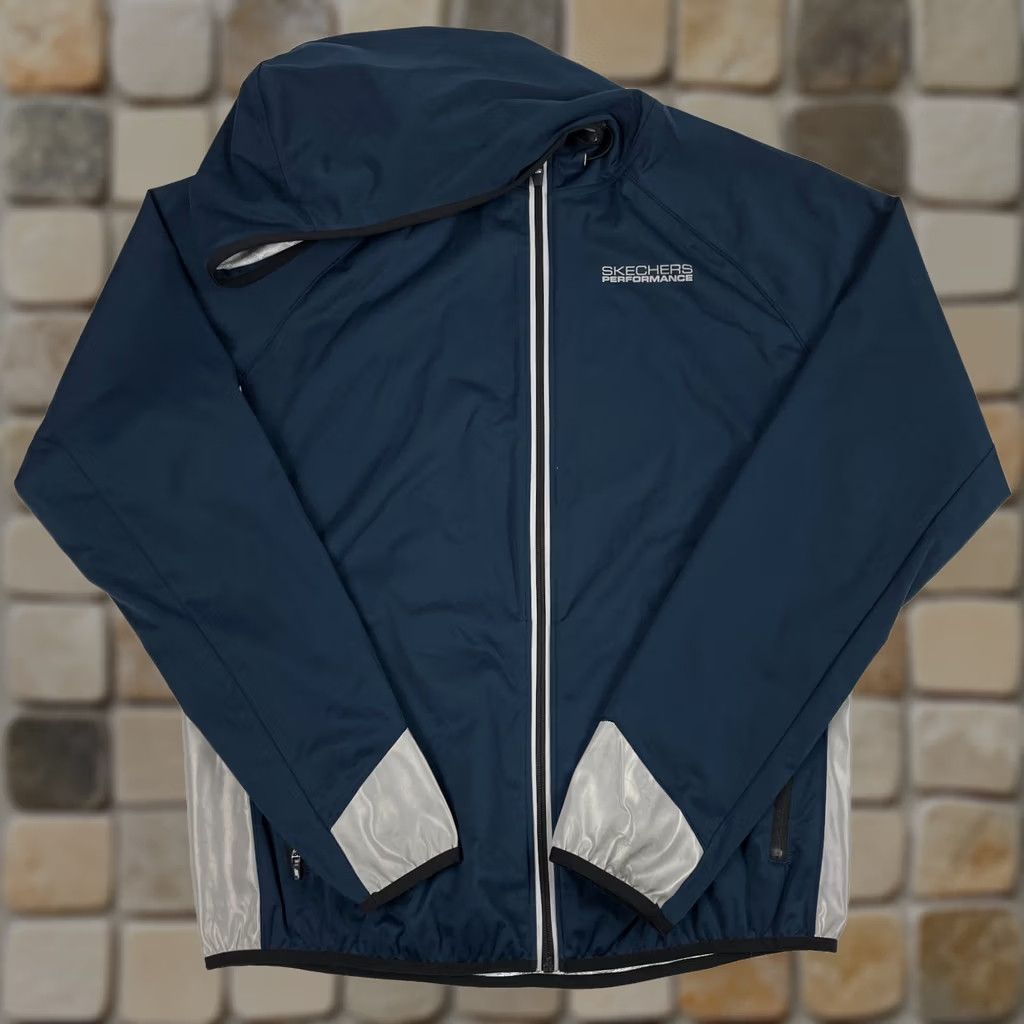 SKECHERS Final Answer: Sketchers Jacket - Men's Medium Blue Go Shield Performance Hooded Hiking Fishing Run Size US M / EU 48-50 / 2 - 1 Thumbnail