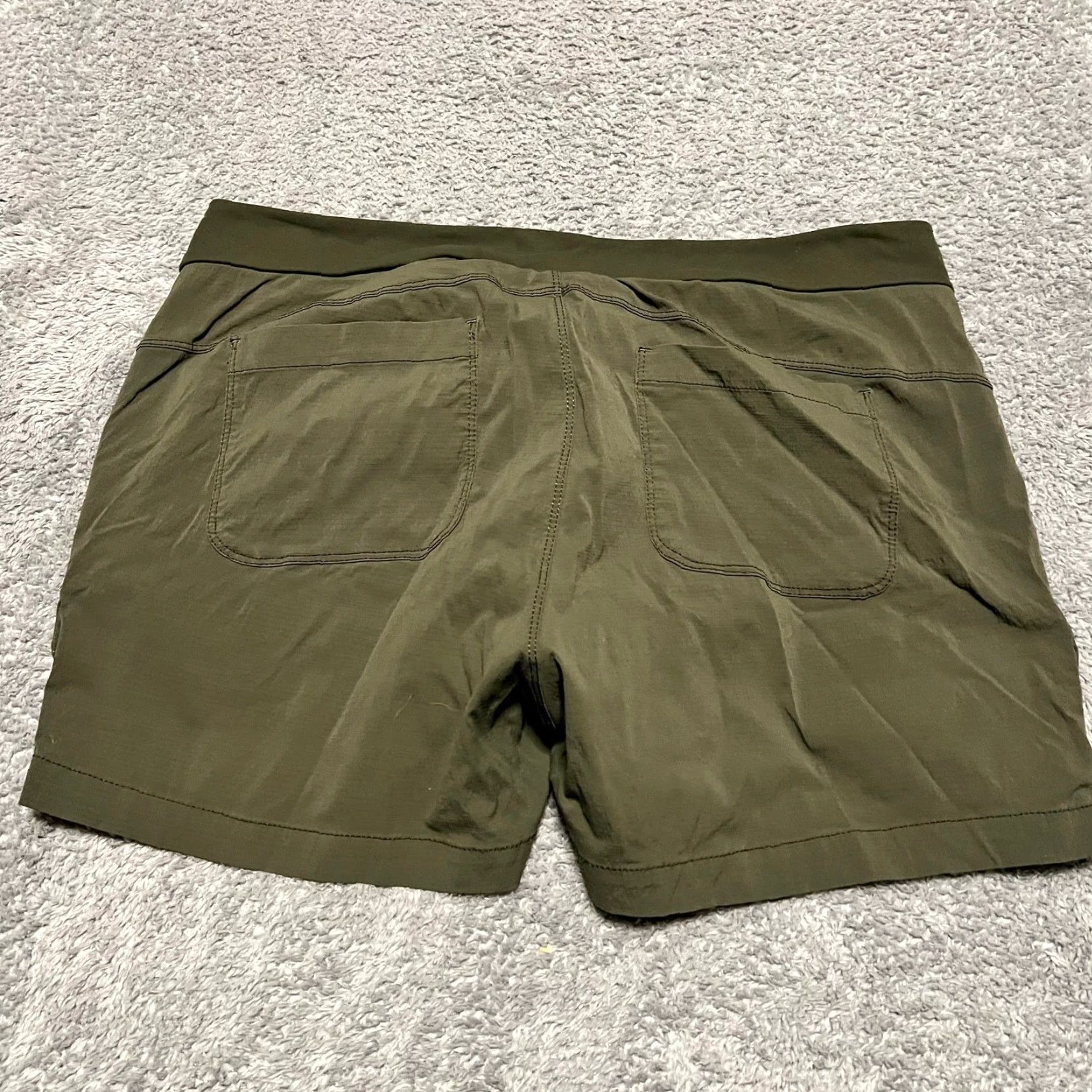 Athleta Athleta Shorts Womens 16 Trekkie Cargo Short Green 596369 Hiking Walking Casual Womens Regular Size 16 Green Athletic Cargo Short Size 38" / US 16 / IT 52 - 3 Thumbnail