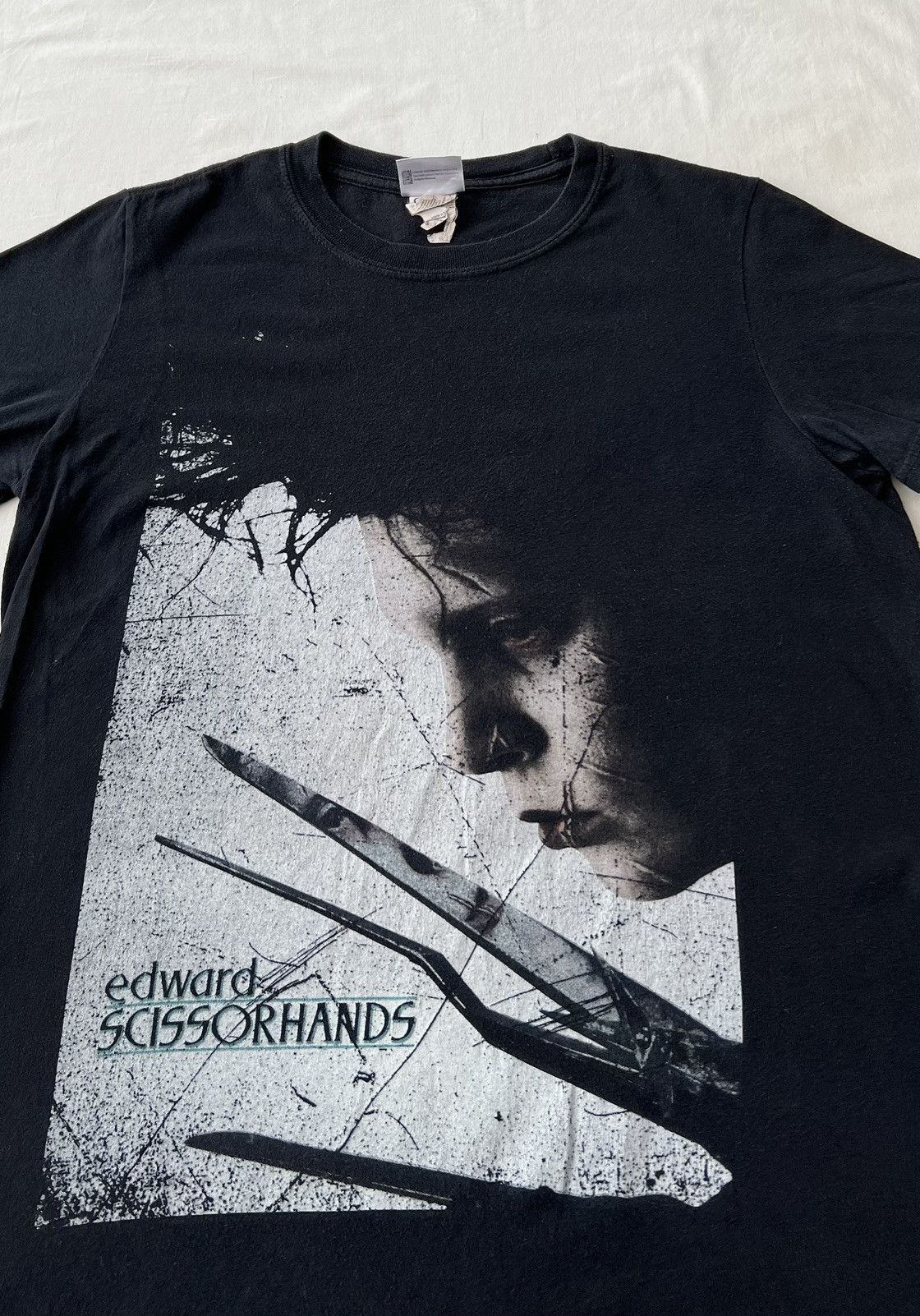 Vintage Vintage 2016 Edward Scissorhands Johnny Depp Movie T-shirt Size US S / EU 44-46 / 1 - 4 Thumbnail